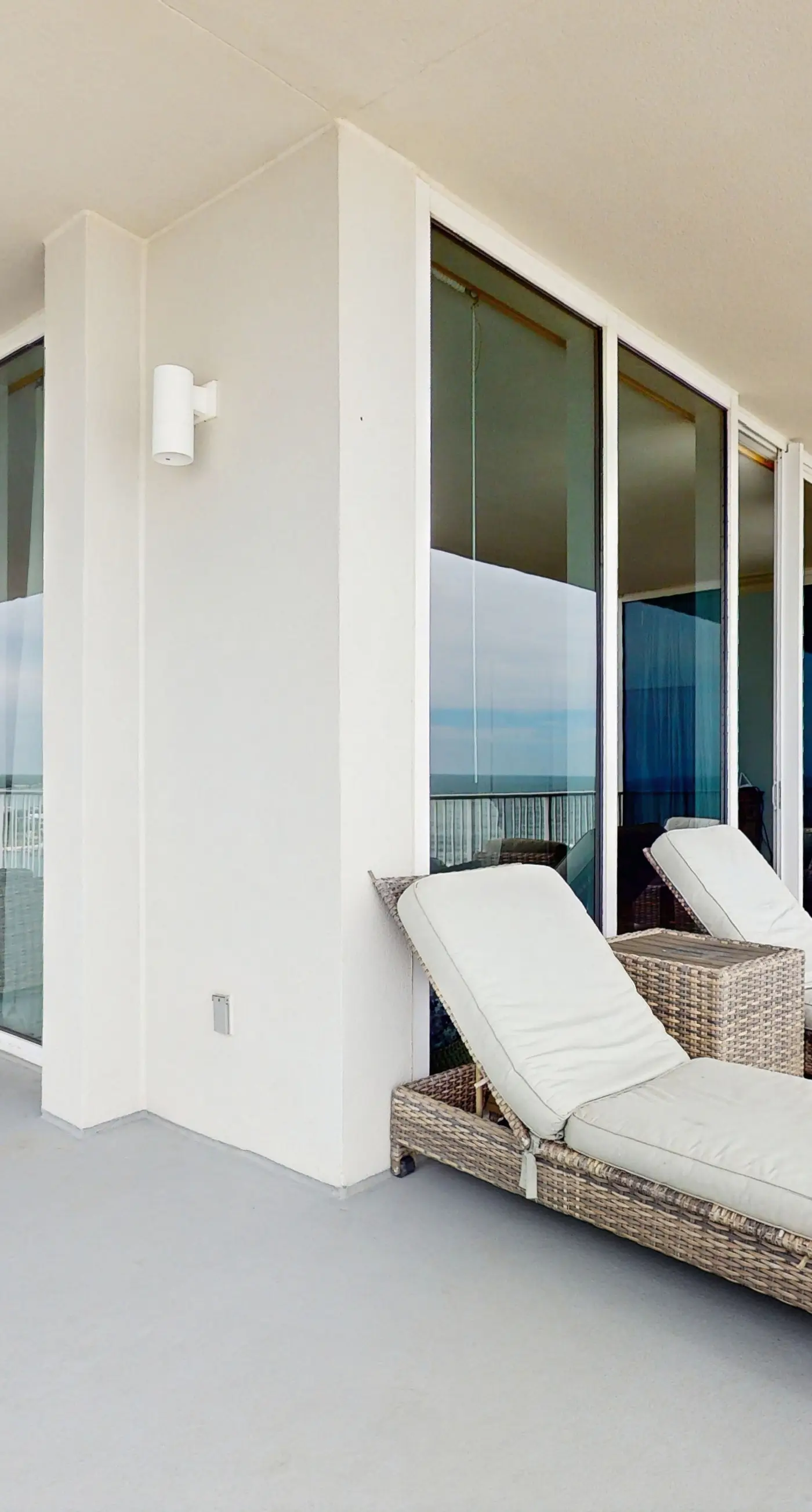 Beachfront 10th-floor condo with Gulf view, pool, gym, & balcony