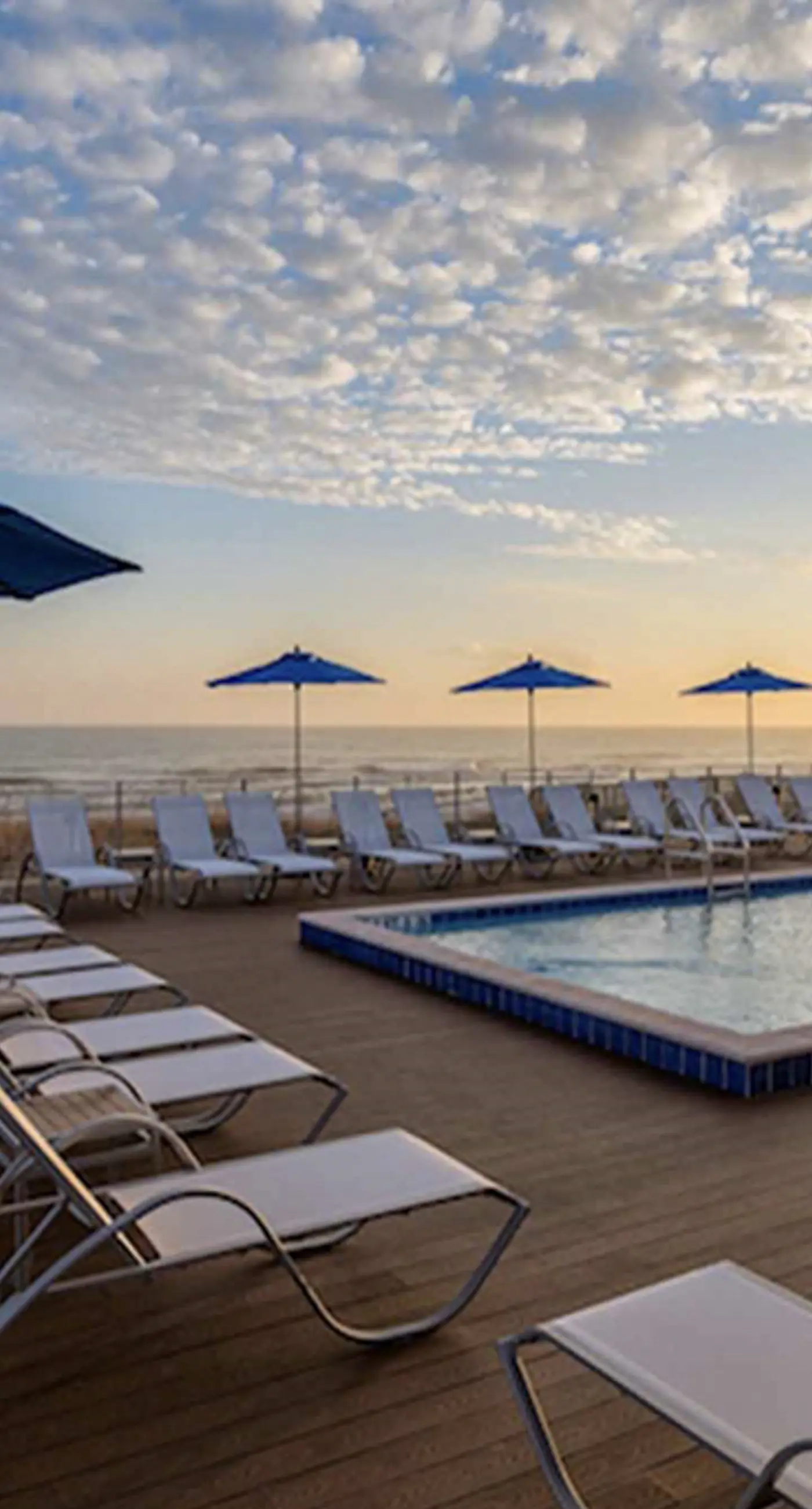 Pretty townhome with pools & hot tub - less than half-mile to beach