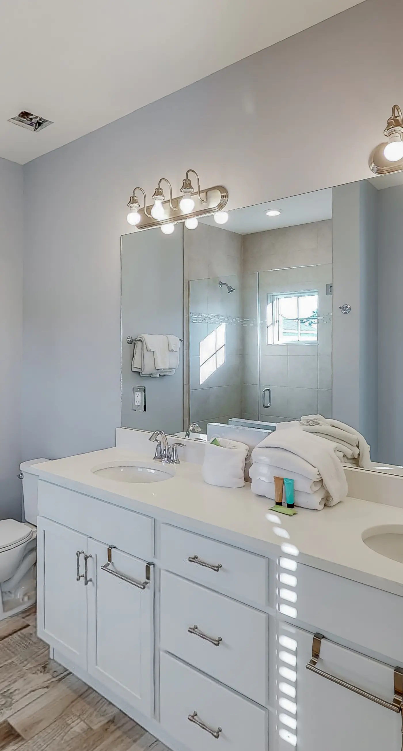 Pretty townhome with pools & hot tub - less than half-mile to beach