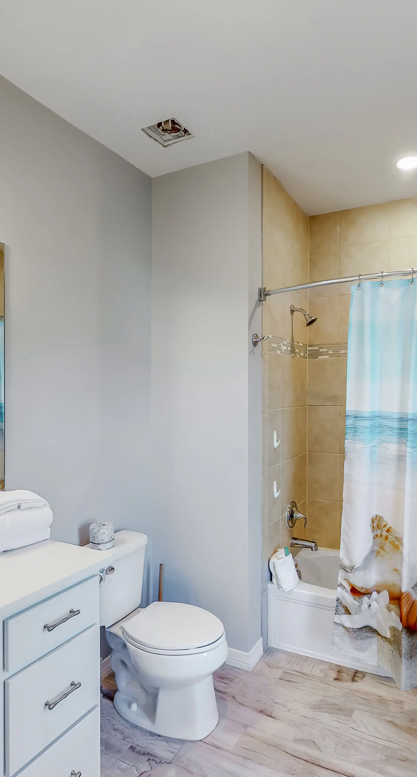 Pretty townhome with pools & hot tub - less than half-mile to beach