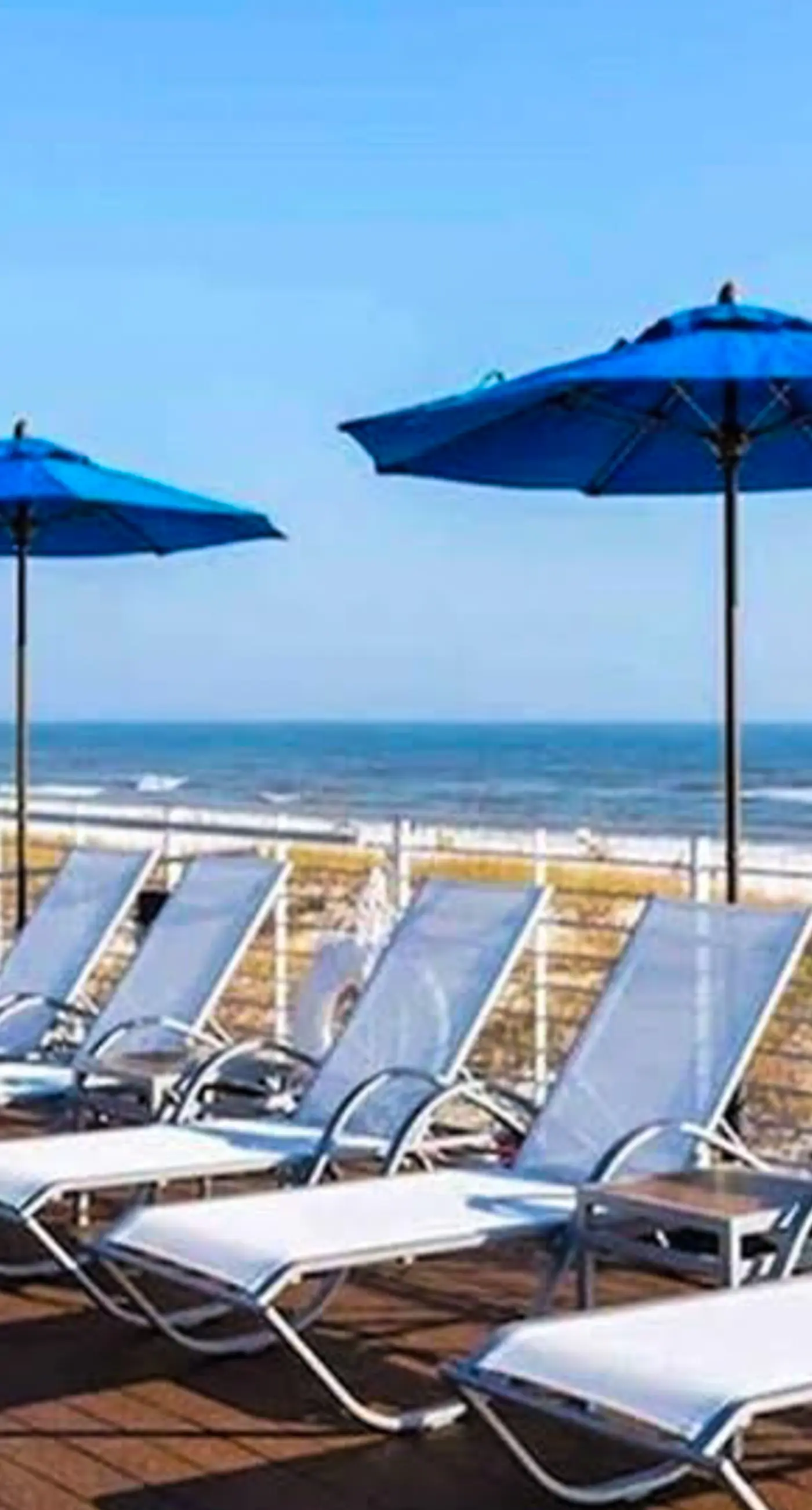 Pretty townhome with pools & hot tub - less than half-mile to beach