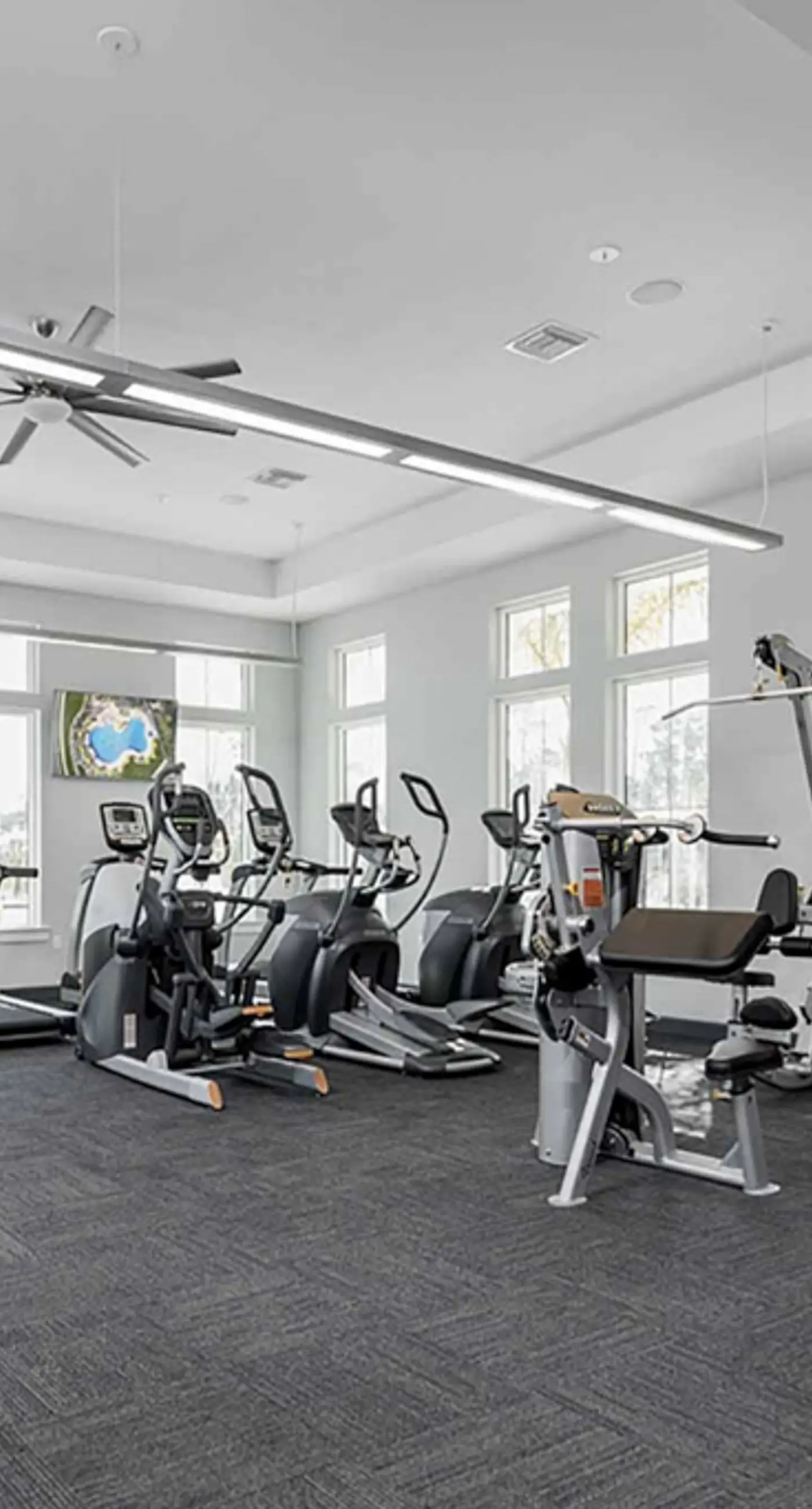 Pretty townhome with pools & hot tub - less than half-mile to beach