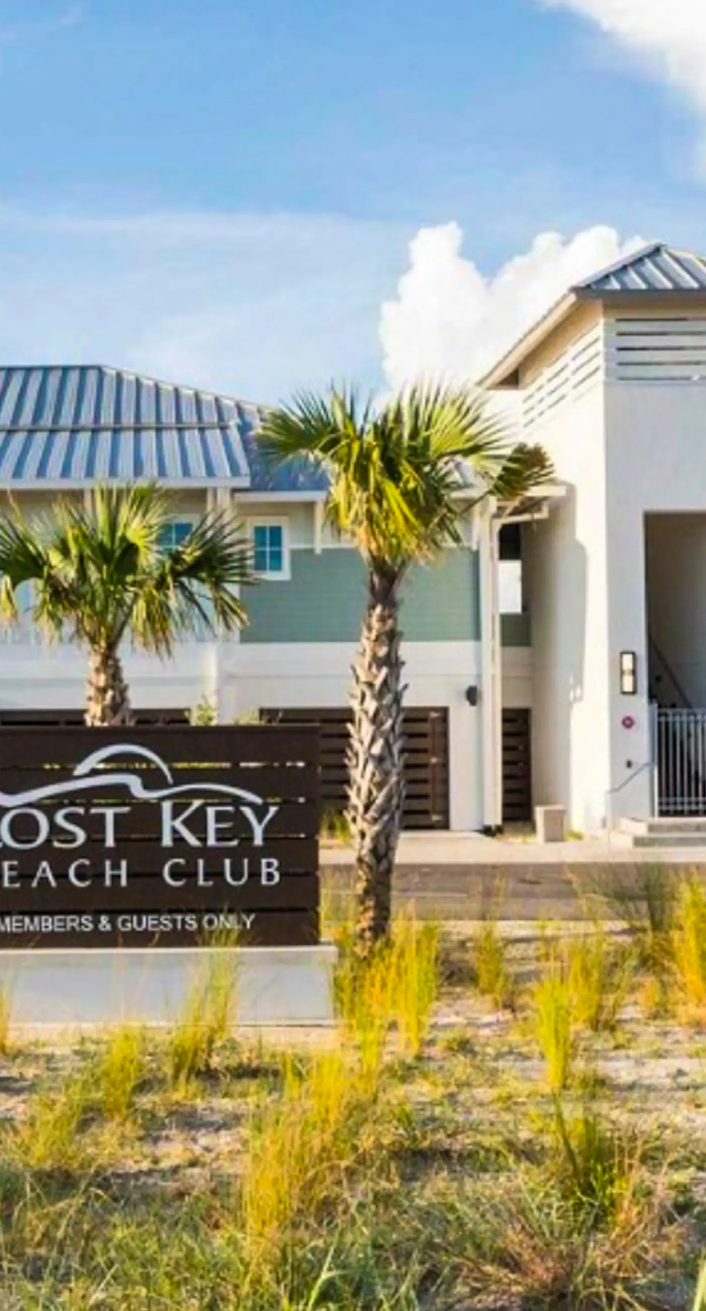 Pretty townhome with pools & hot tub - less than half-mile to beach