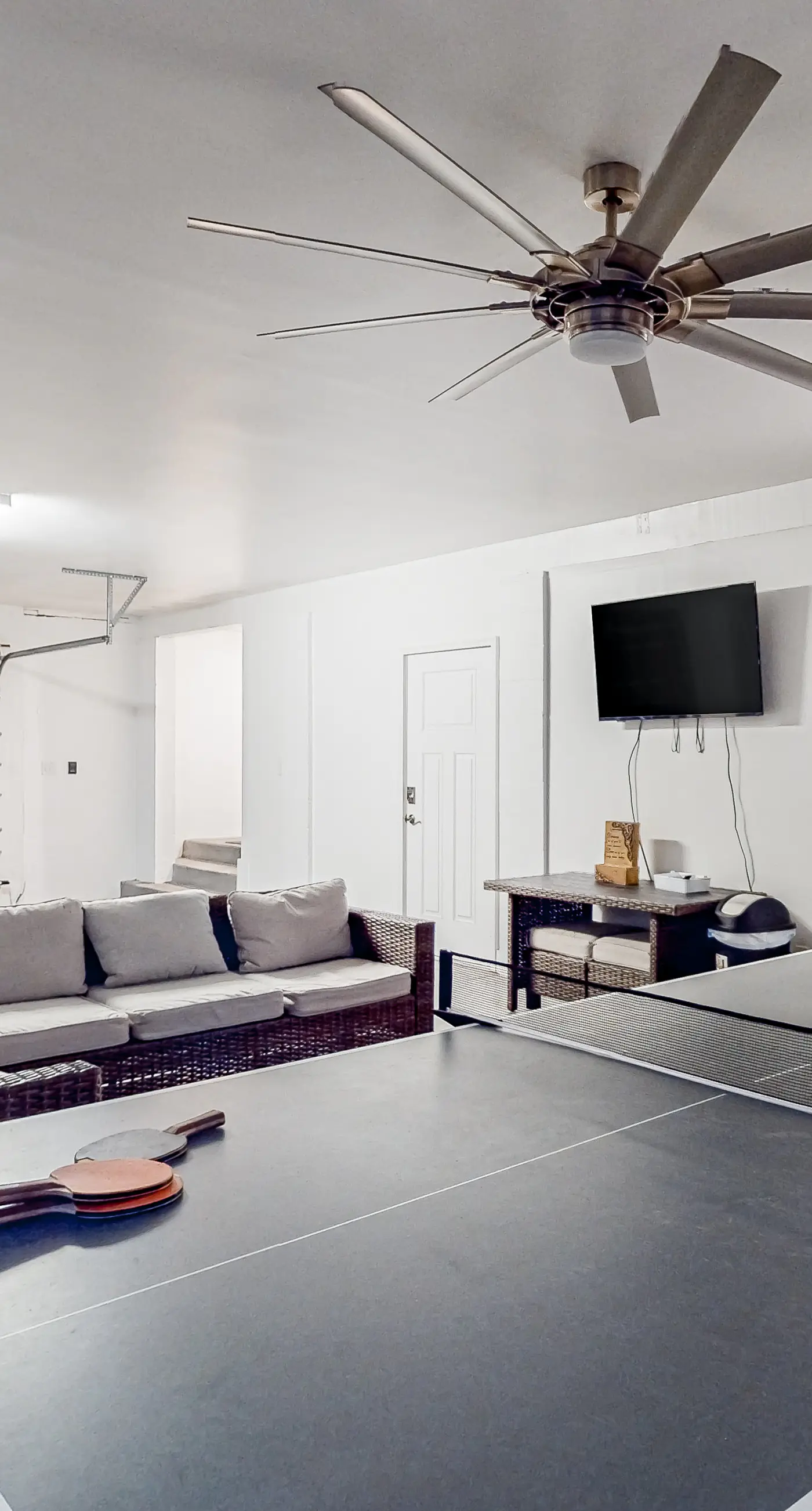 Beautiful & open home with enclosed porch, game room, W/D - beach & pool access