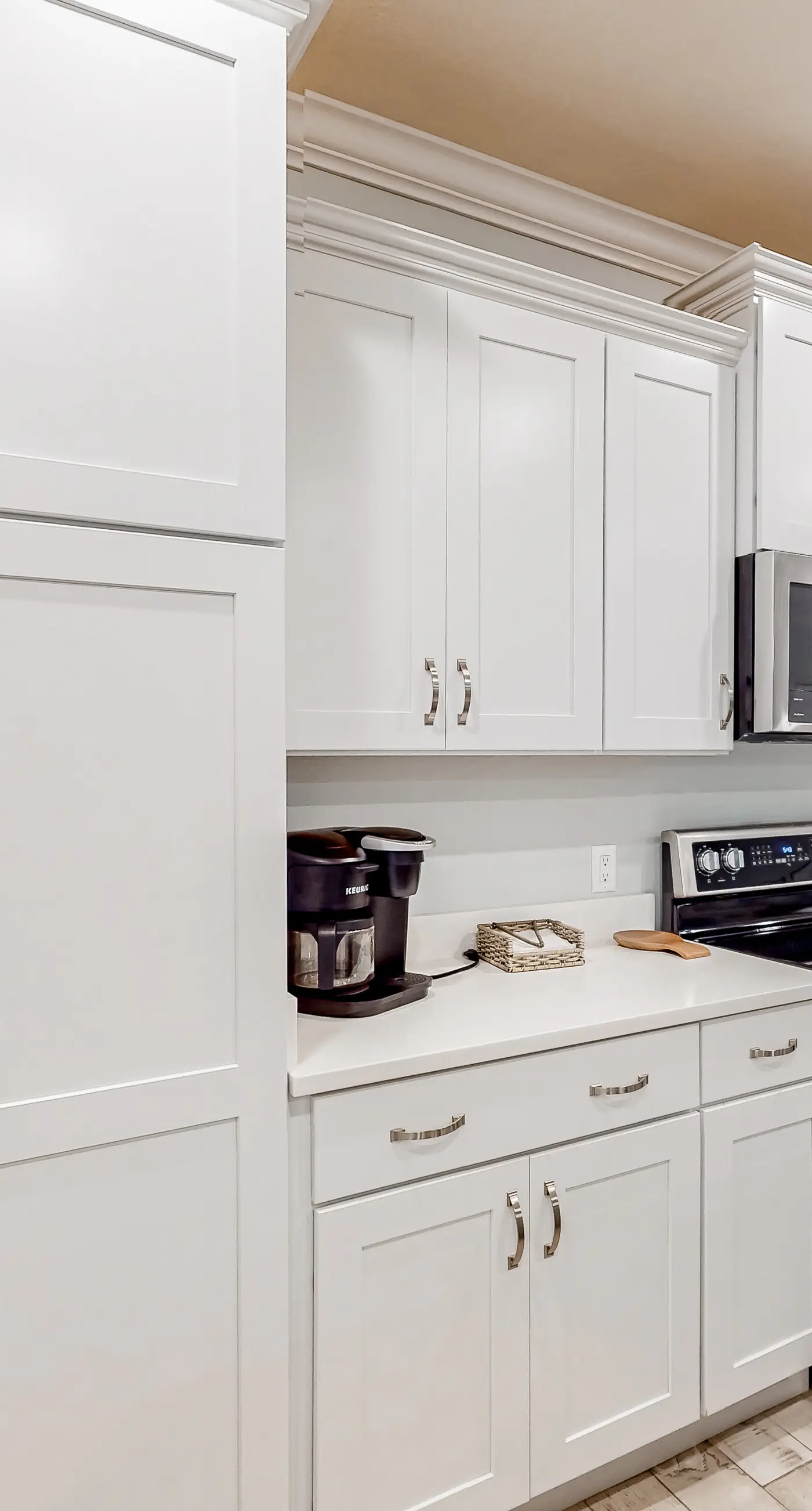 Beautiful & open home with enclosed porch, game room, W/D - beach & pool access