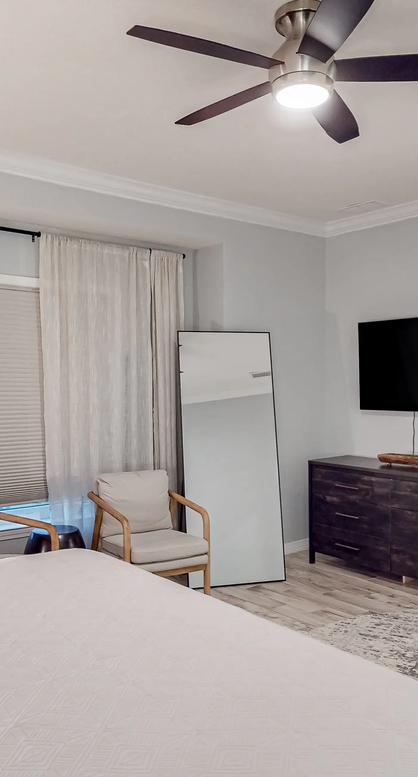 Beautiful & open home with enclosed porch, game room, W/D - beach & pool access