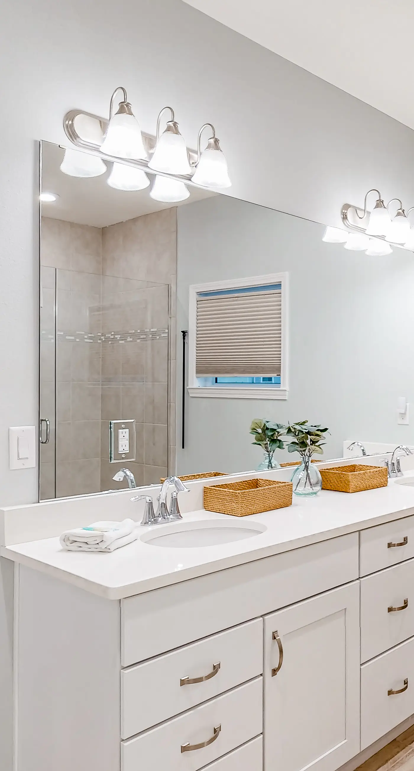 Beautiful & open home with enclosed porch, game room, W/D - beach & pool access