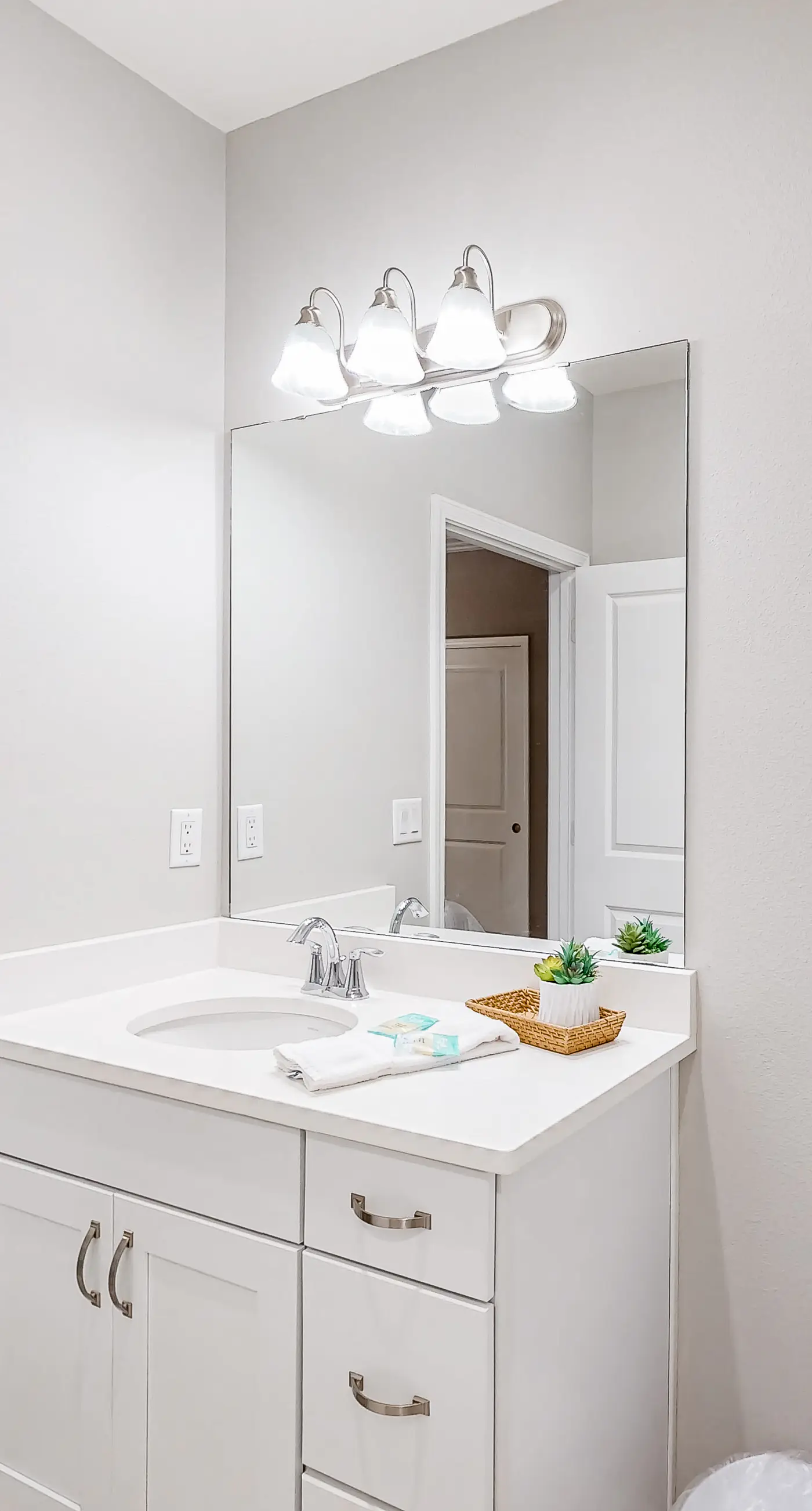 Beautiful & open home with enclosed porch, game room, W/D - beach & pool access