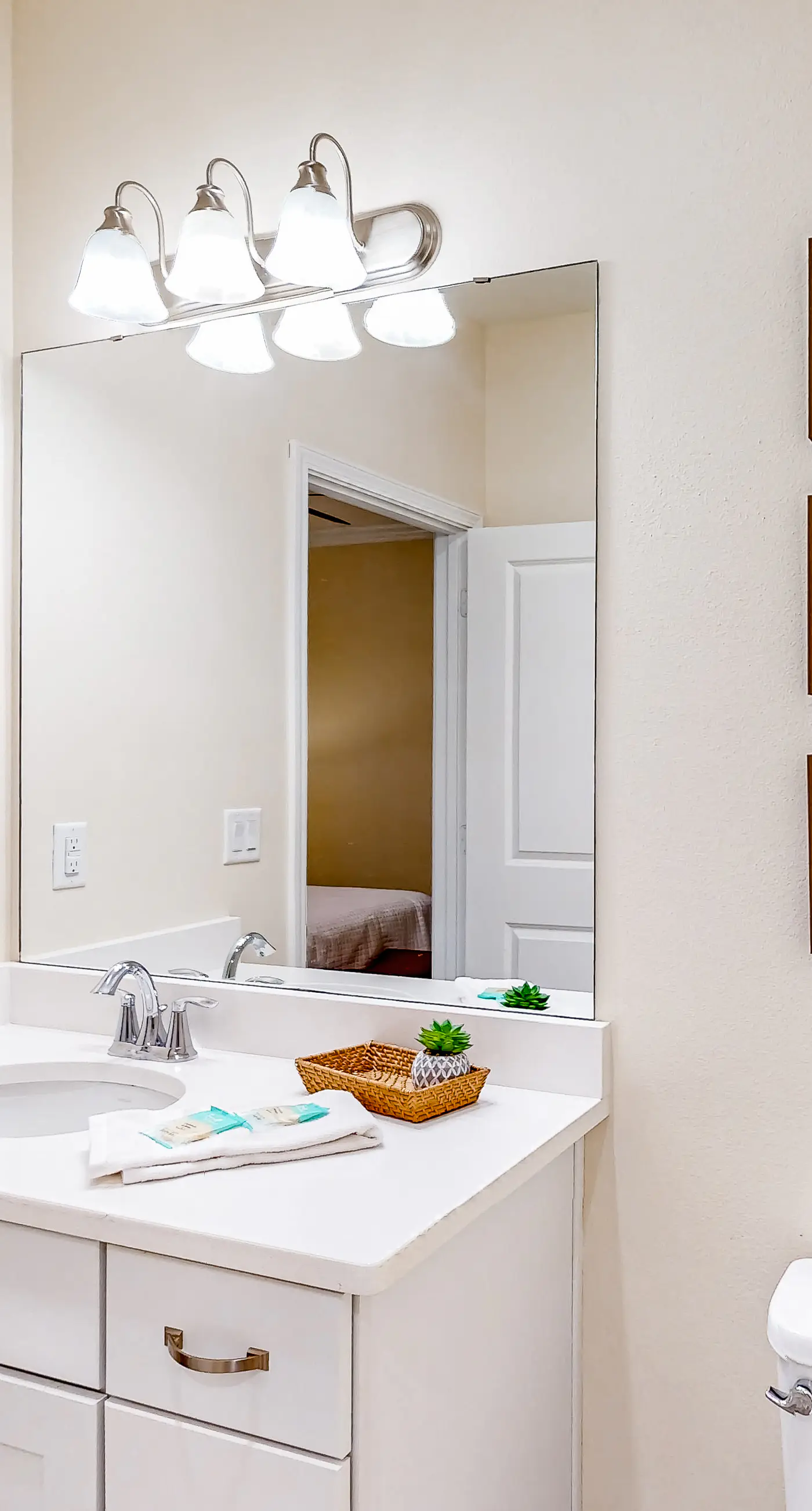 Beautiful & open home with enclosed porch, game room, W/D - beach & pool access