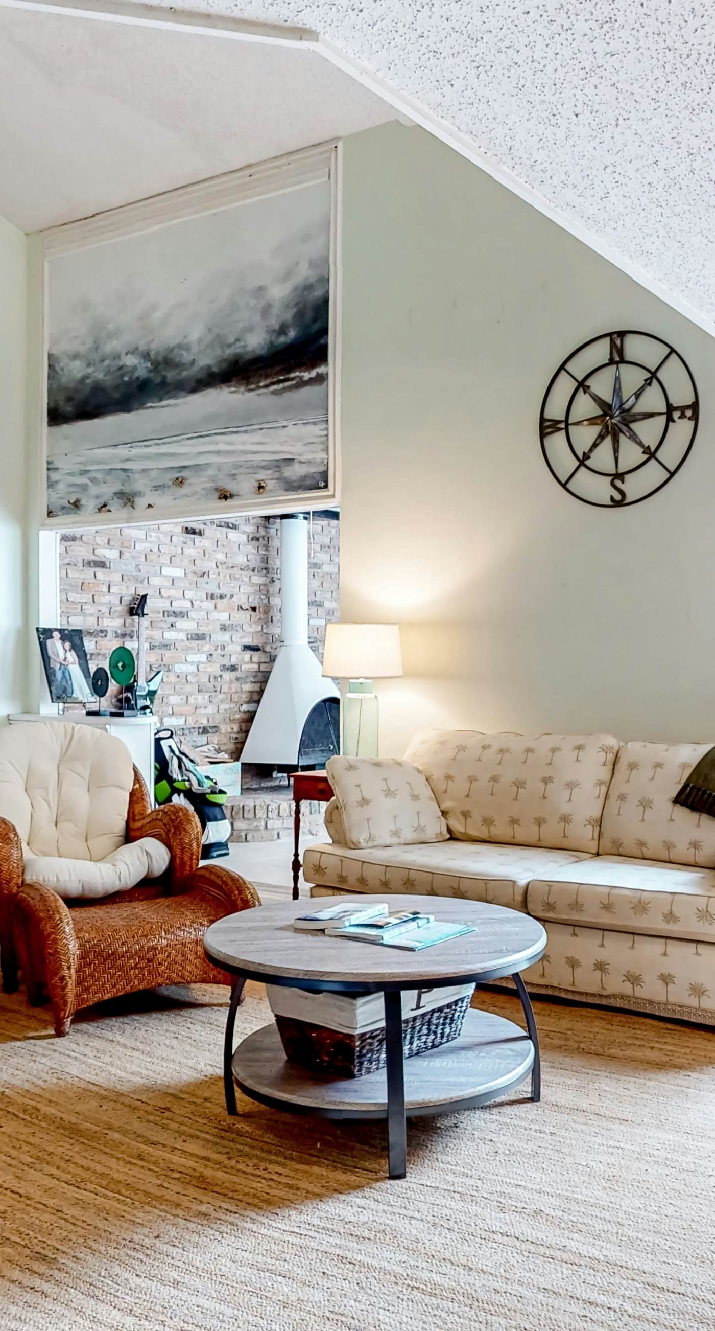 Dog-friendly coastal townhome with golf course views, patios, & washer/dryer