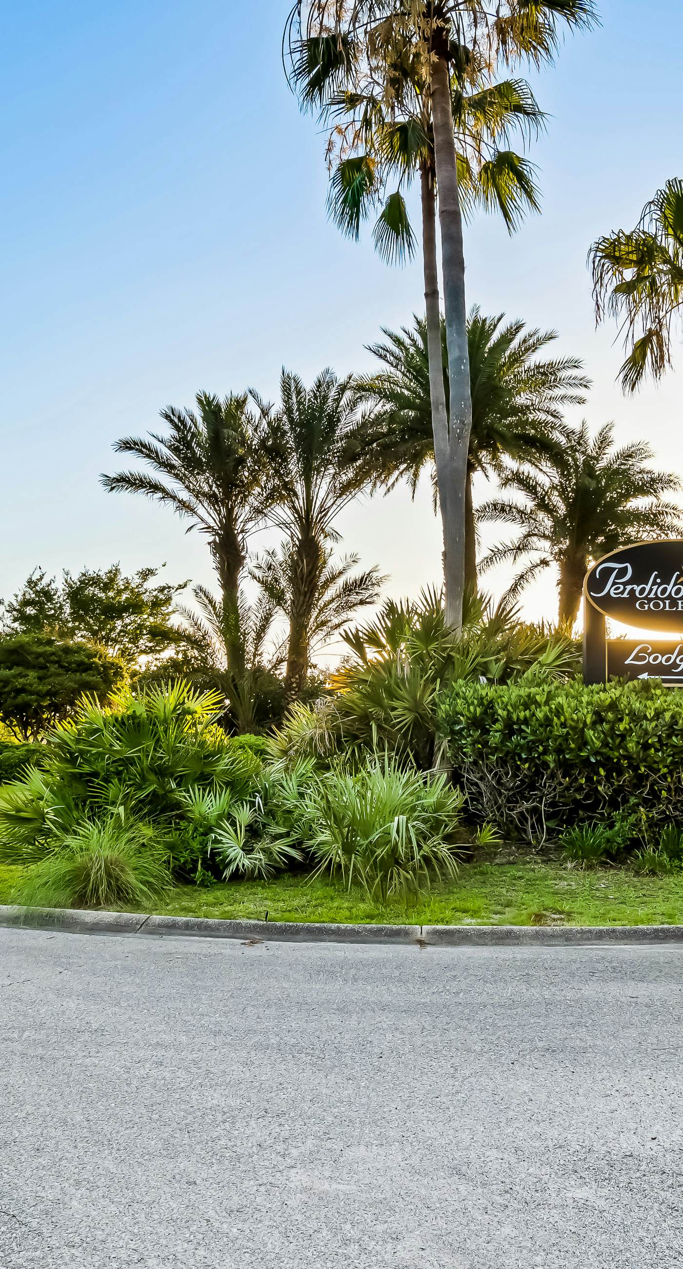 Dog-friendly coastal townhome with golf course views, patios, & washer/dryer