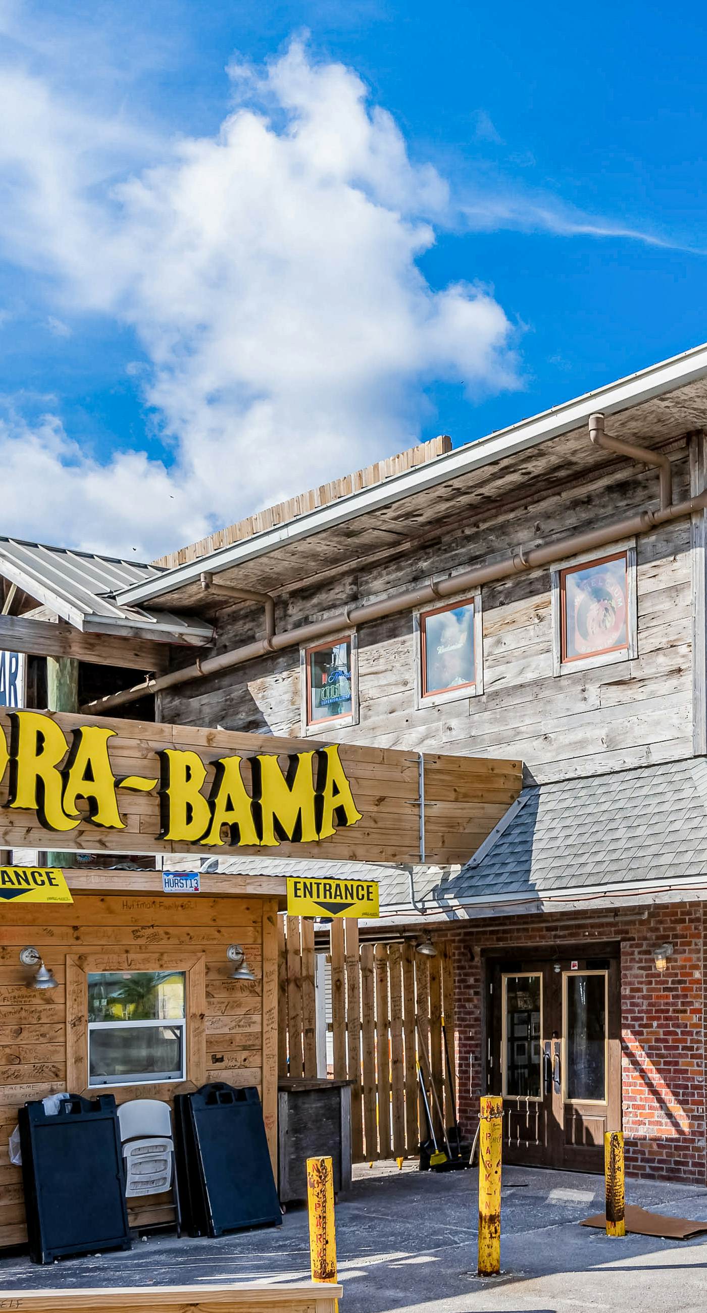 Dog-friendly coastal townhome with golf course views, patios, & washer/dryer