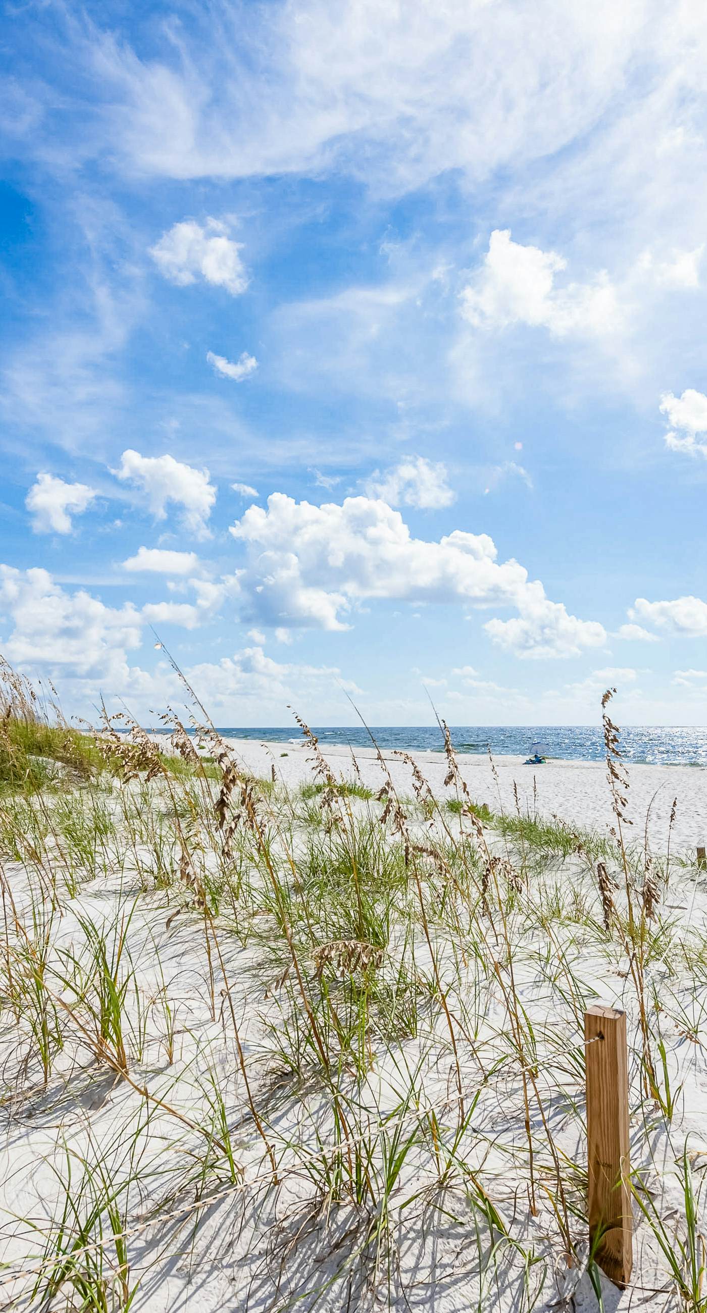 Dog-friendly coastal townhome with golf course views, patios, & washer/dryer