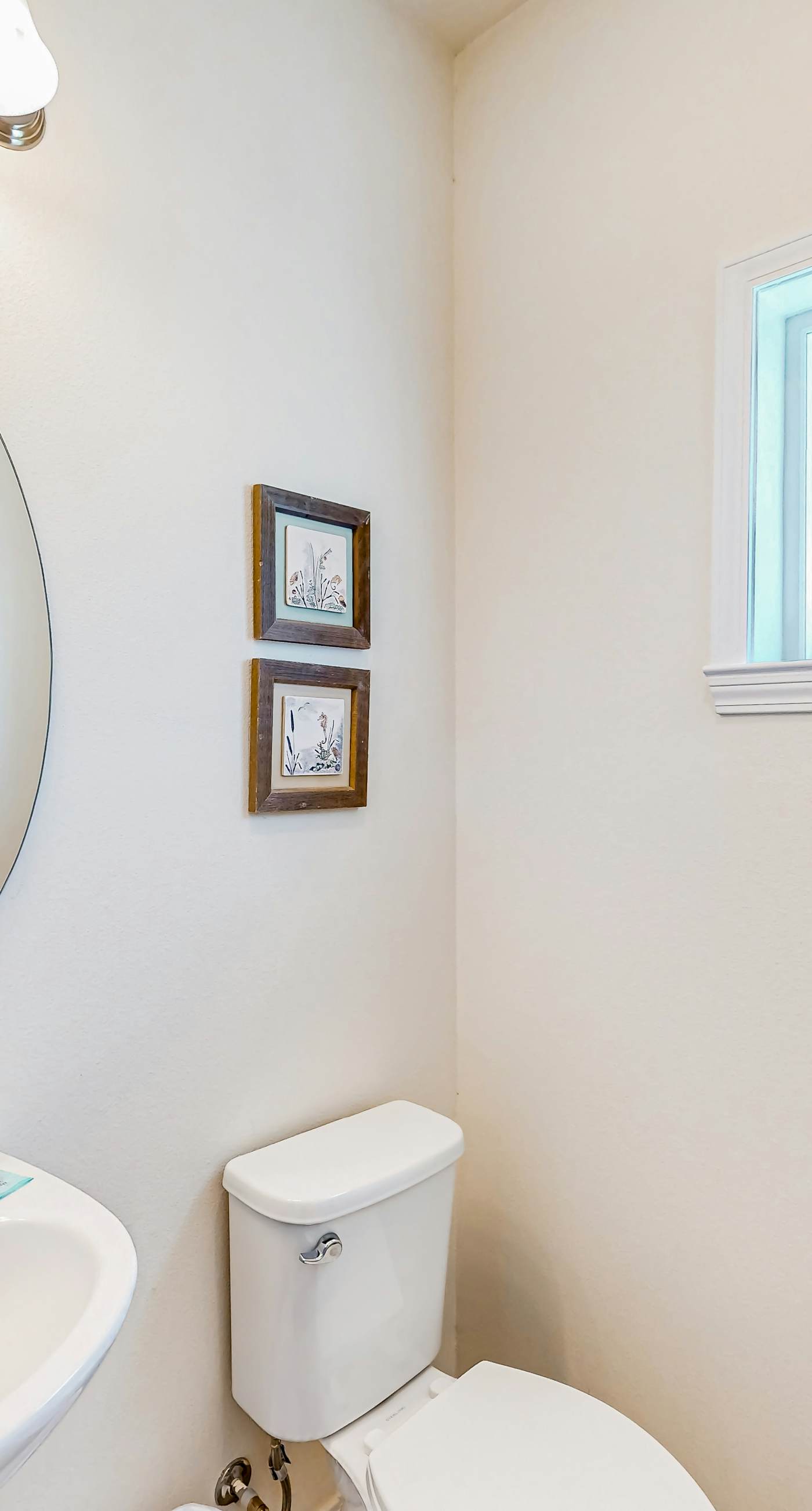 Dog-friendly townhouse with private beach, hot tub, pool, tennis, golf, gym, AC