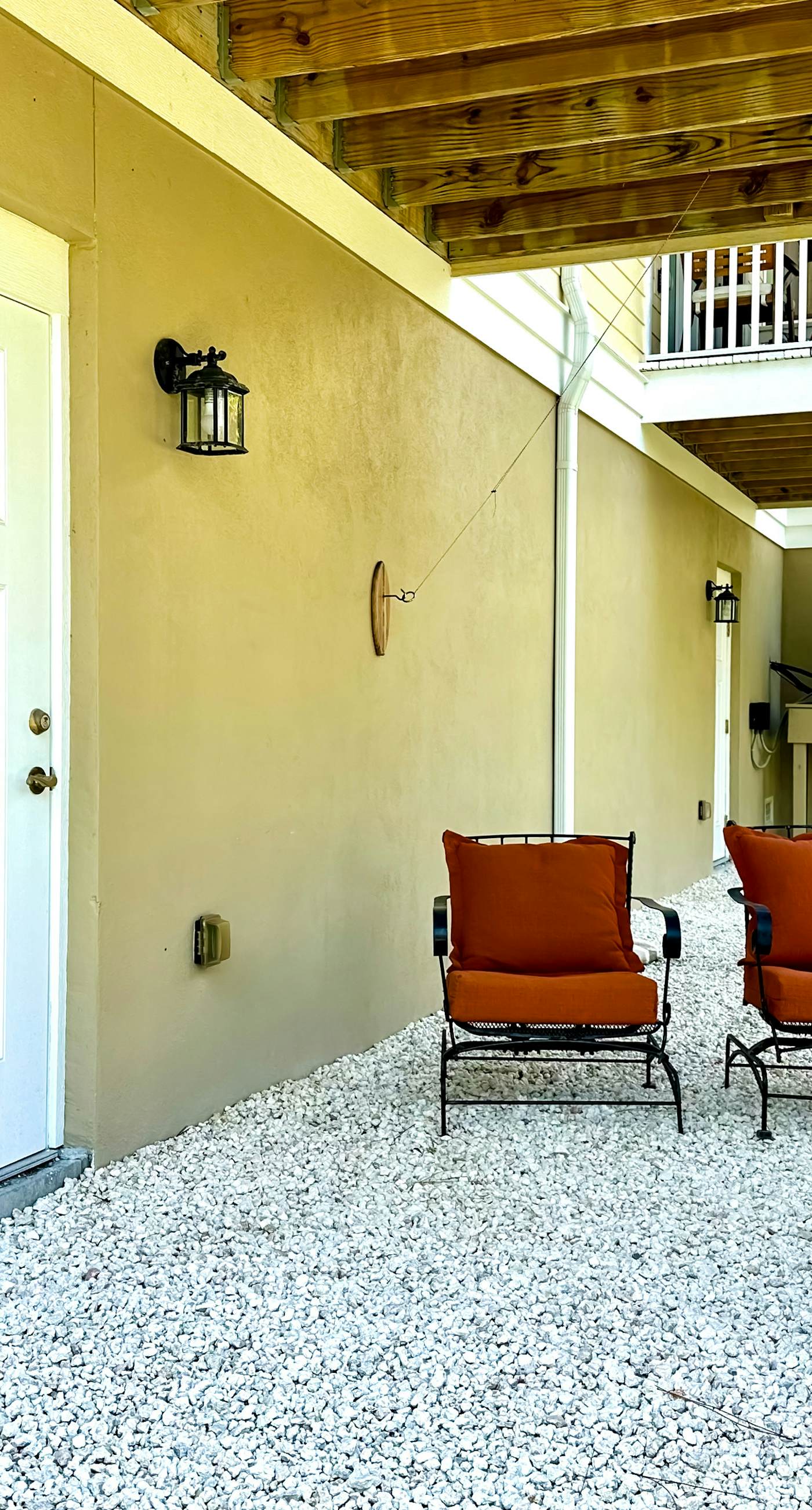 Dog-friendly townhouse with private beach, hot tub, pool, tennis, golf, gym, AC