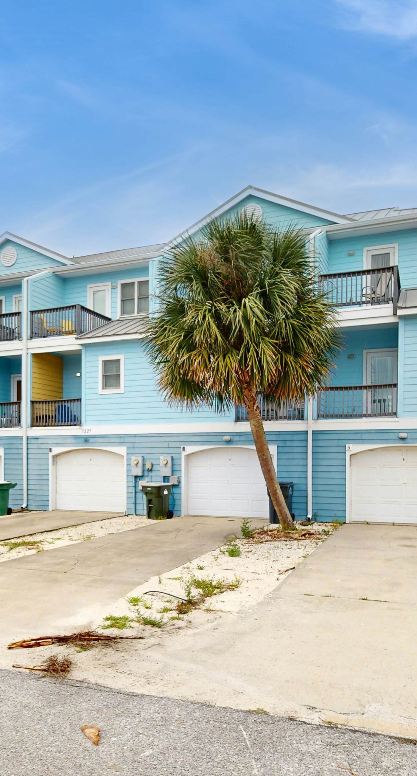 Inviting home with pool, Gulf view, tennis, patio, central AC, & W/D