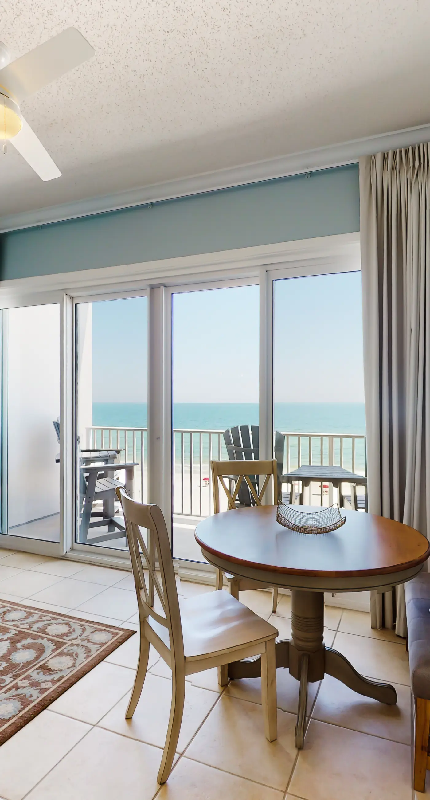 Inviting Gulf-front condo In Perdido Key with waterfront pool/hot tub and oceanfront balcony
