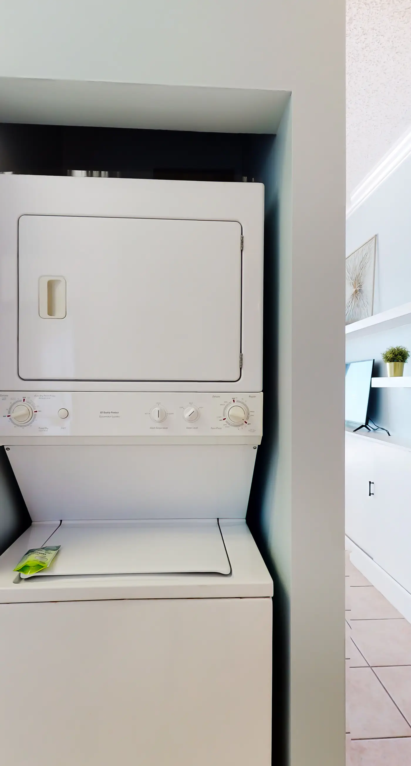 Inviting Gulf-front condo In Perdido Key with waterfront pool/hot tub and oceanfront balcony