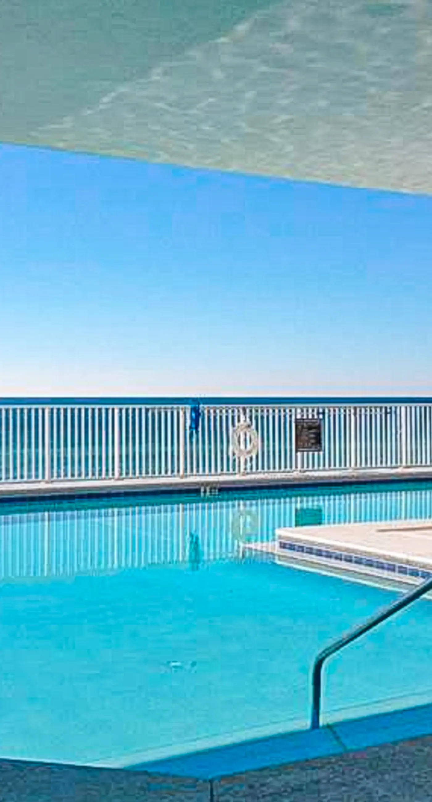 Inviting Gulf-front condo In Perdido Key with waterfront pool/hot tub and oceanfront balcony