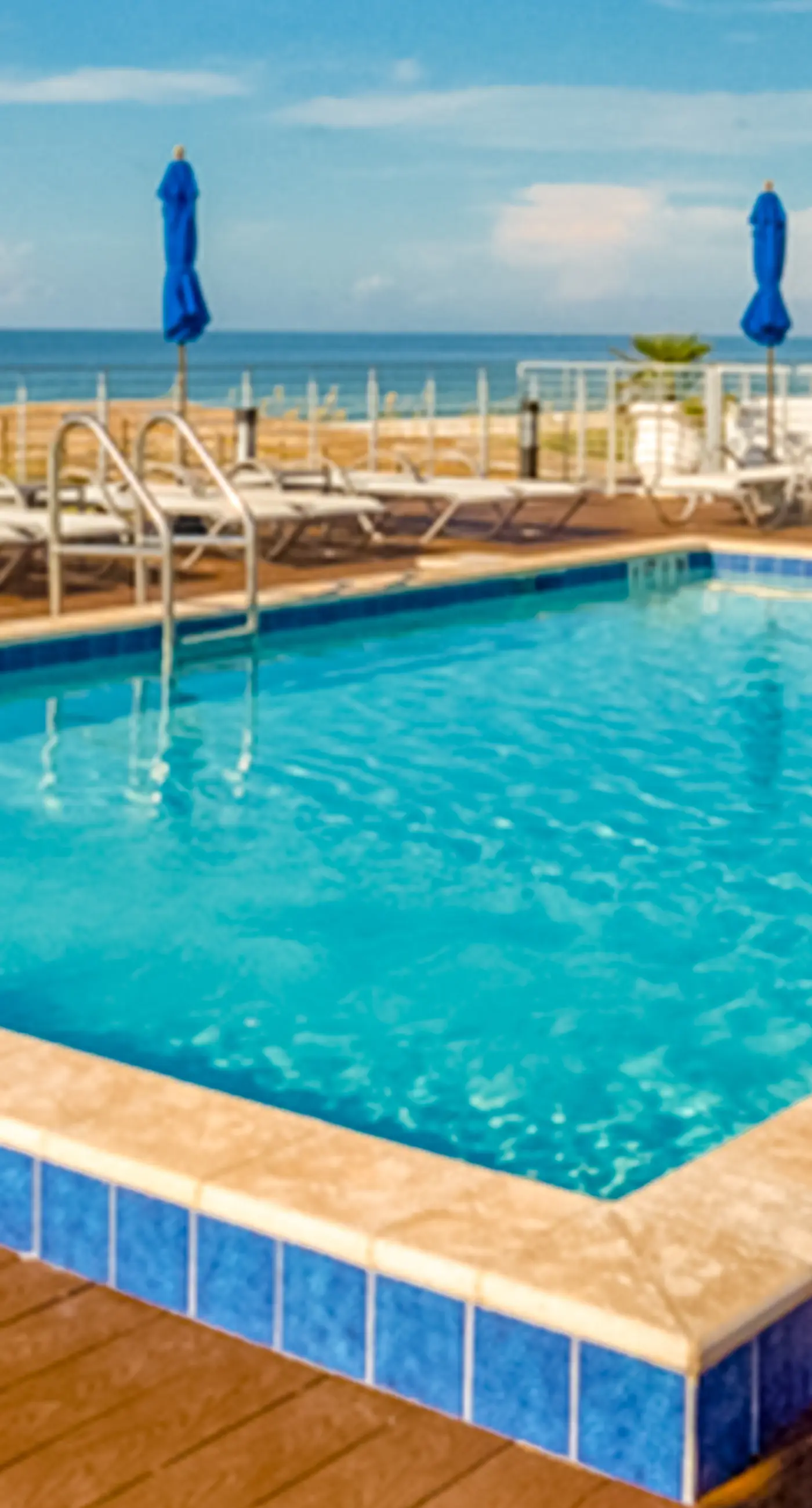 Gorgeous townhouse, plenty of space, lots of games, shared pool, close to beach