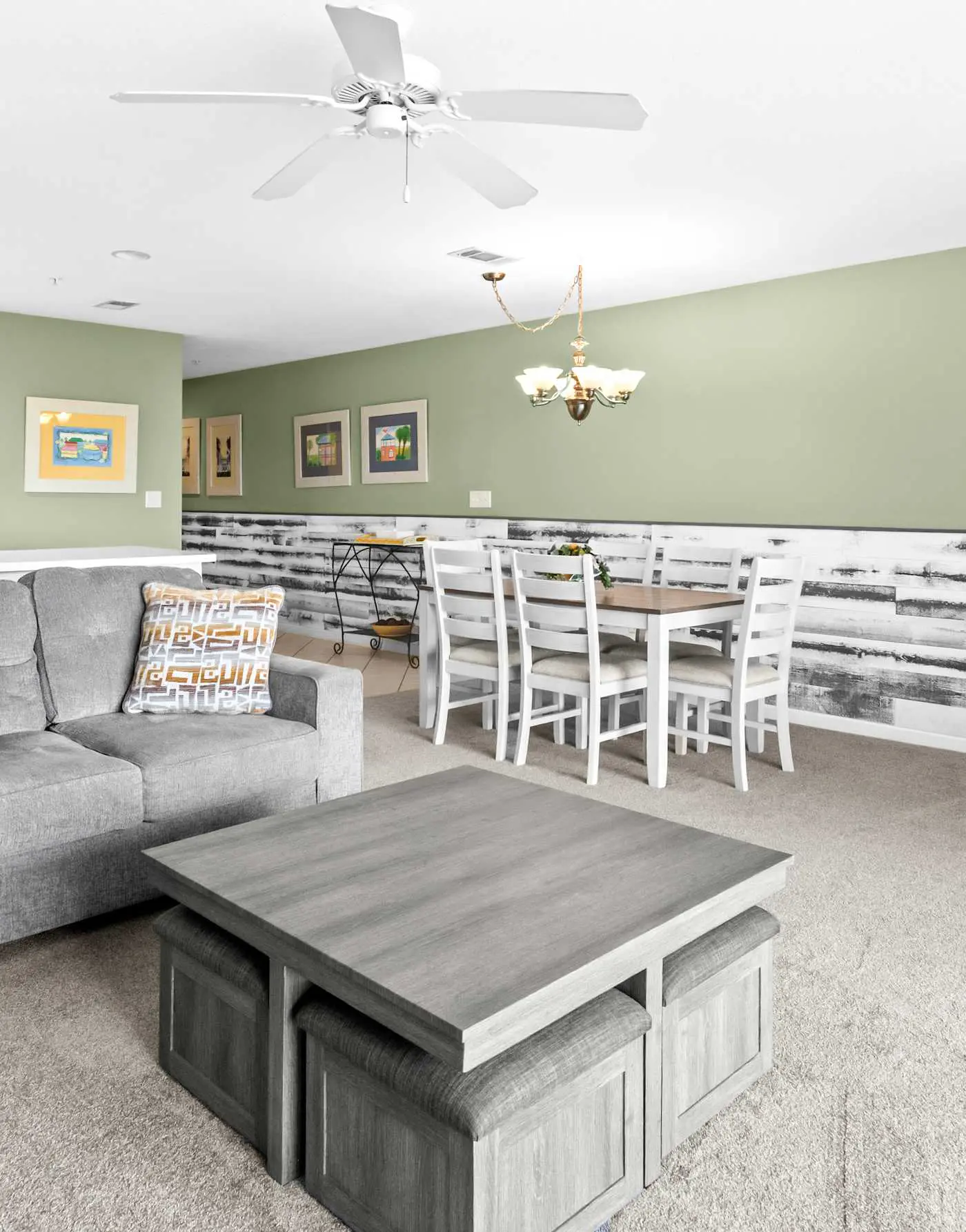 Fourth-floor, ocean-view condo with pool, high-speed WiFi, beach access & W&D