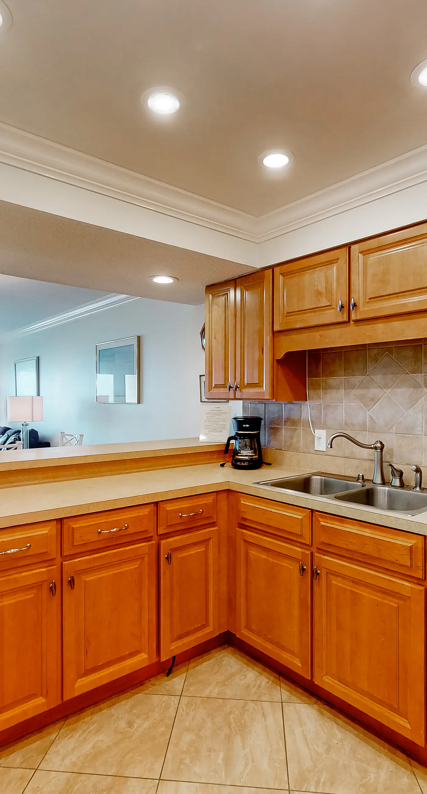 Beachfront ground-floor condo with beach & Gulf views, outdoor pool & tennis