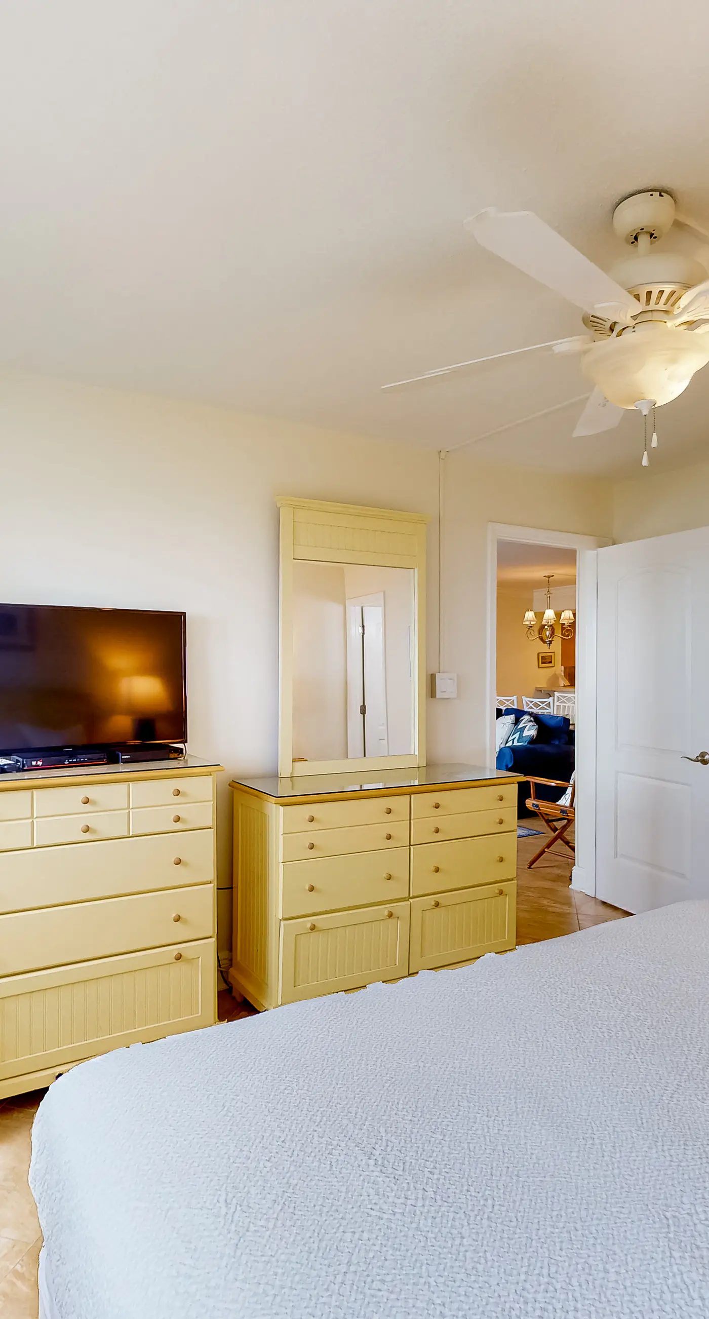 Beachfront ground-floor condo with beach & Gulf views, outdoor pool & tennis