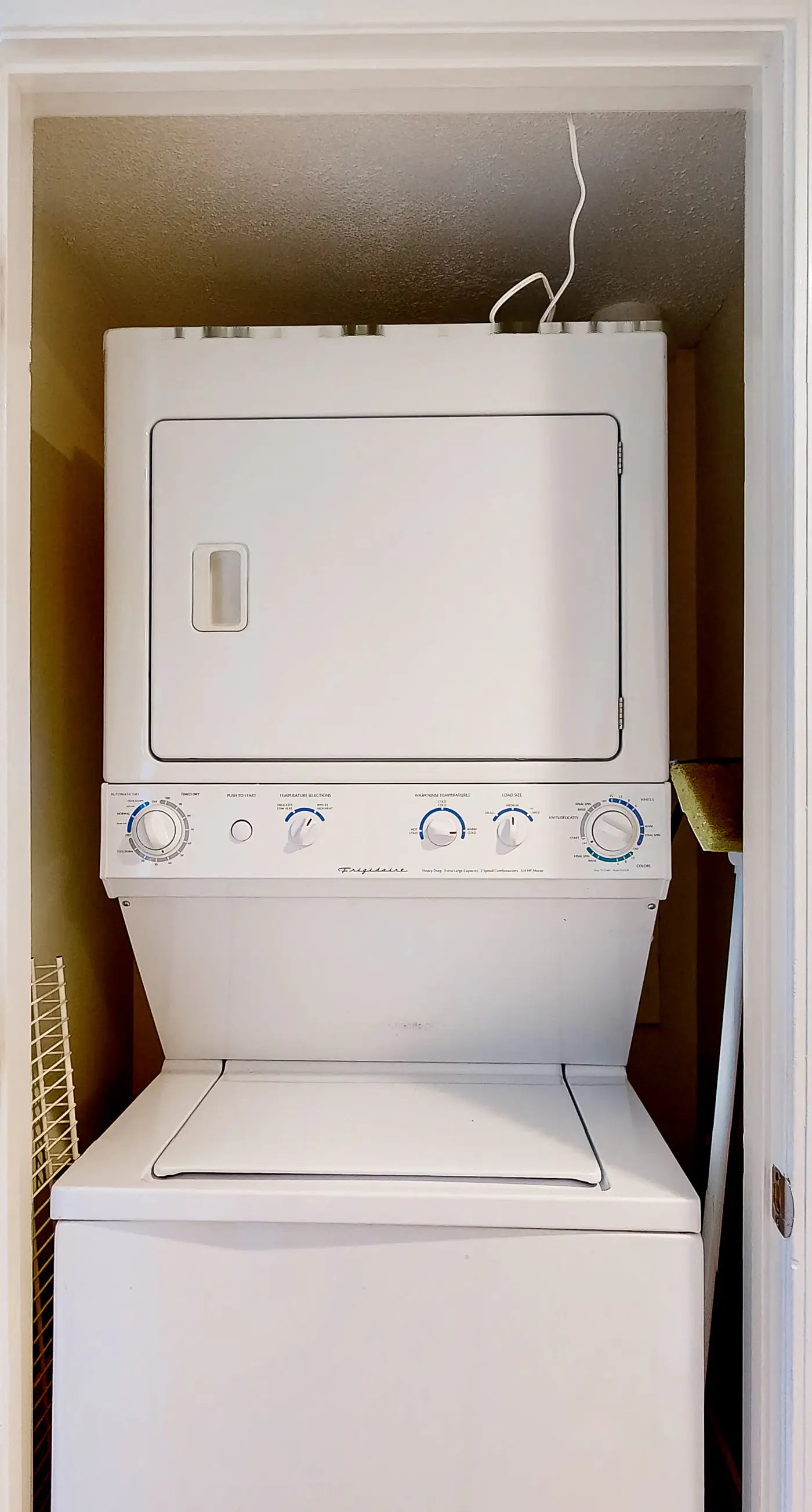 Beachfront ground-floor condo with beach & Gulf views, outdoor pool & tennis