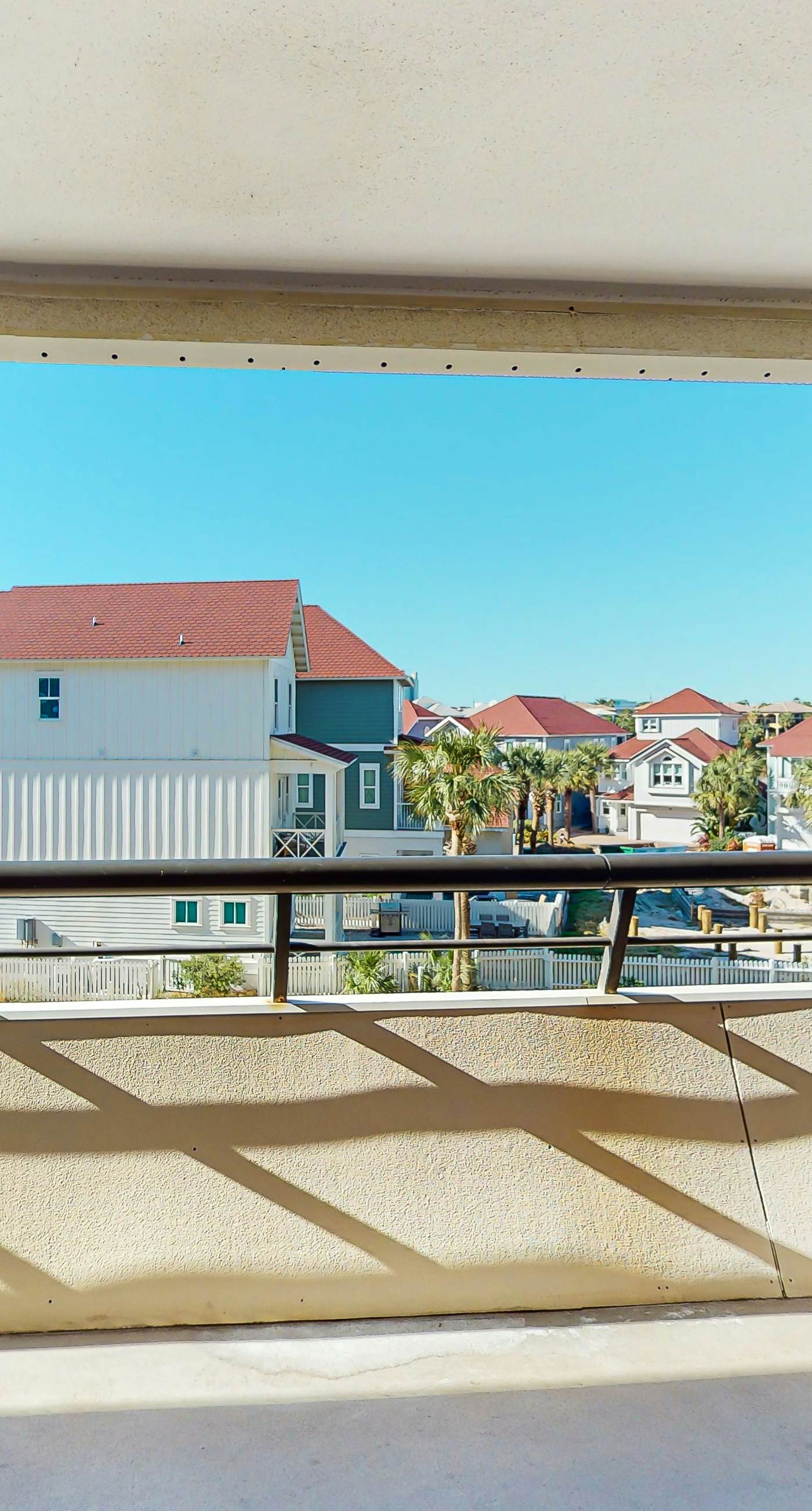 Oceanfront gem with pool, gym, hot tub, AC, W&D & beach-view balcony