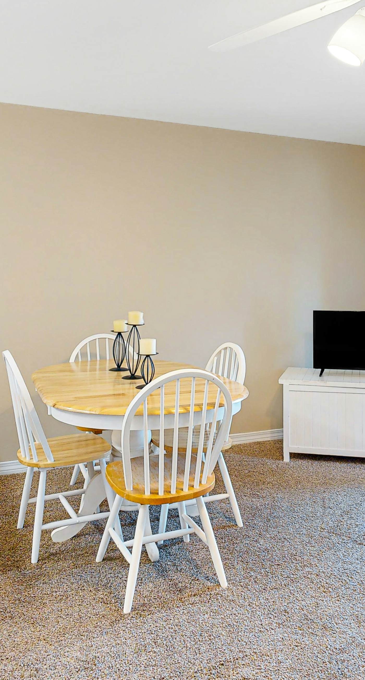 Sunny condo with pool, hot tub, pool views, balcony, & AC