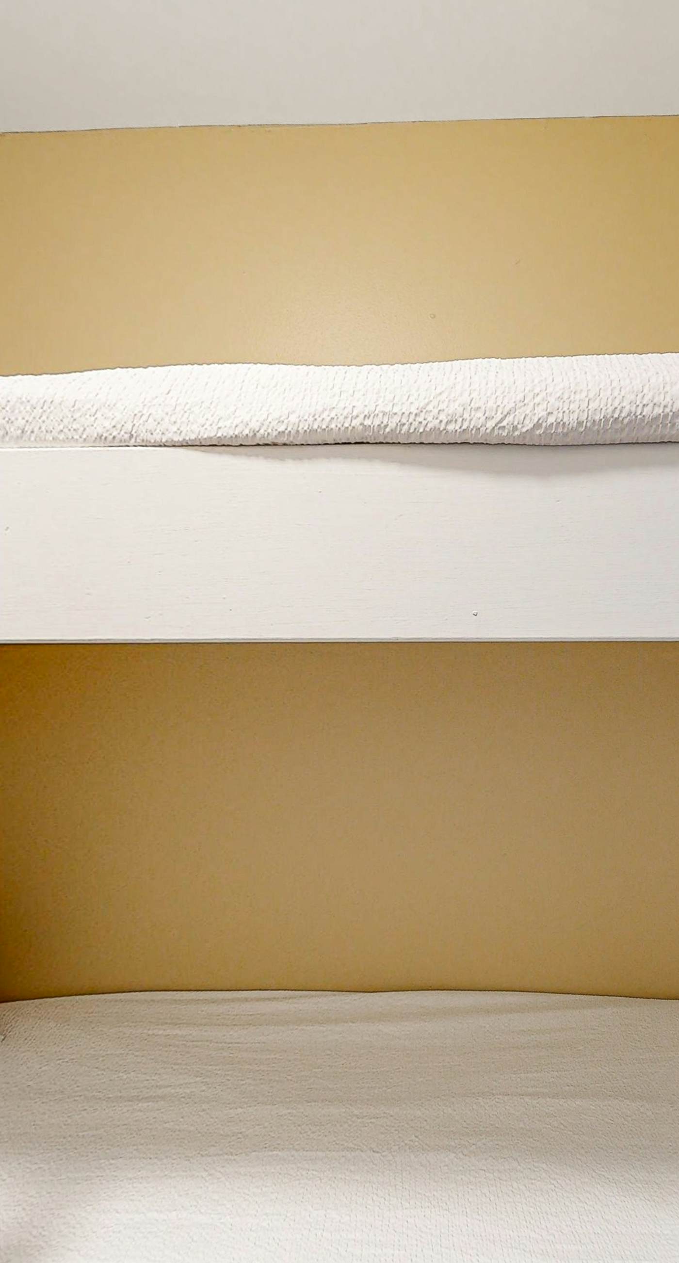 Sunny condo with pool, hot tub, pool views, balcony, & AC