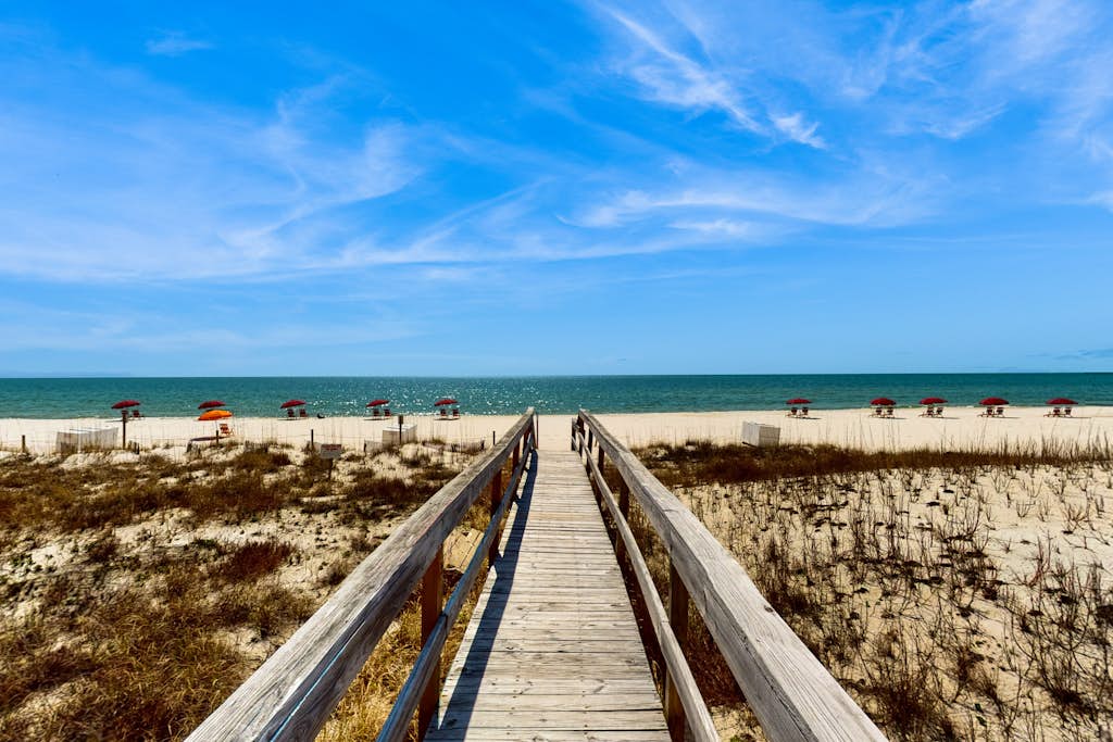 Adorable condo across from the Gulf with central AC, deck, pool & grill