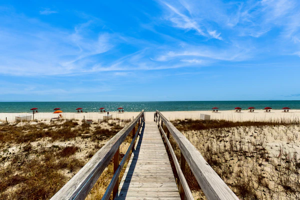 Adorable condo across from the Gulf with central AC, deck, pool & grill