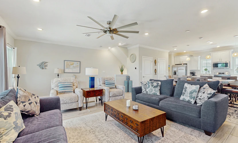 Airy townhouse with pool, hot tub, central AC, & washer/dryer - dog-friendly