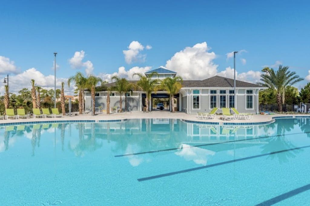 Airy townhouse with pool, hot tub, central AC, & washer/dryer - dog-friendly