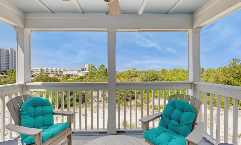 Airy townhouse with pool, hot tub, central AC, & washer/dryer - dog-friendly