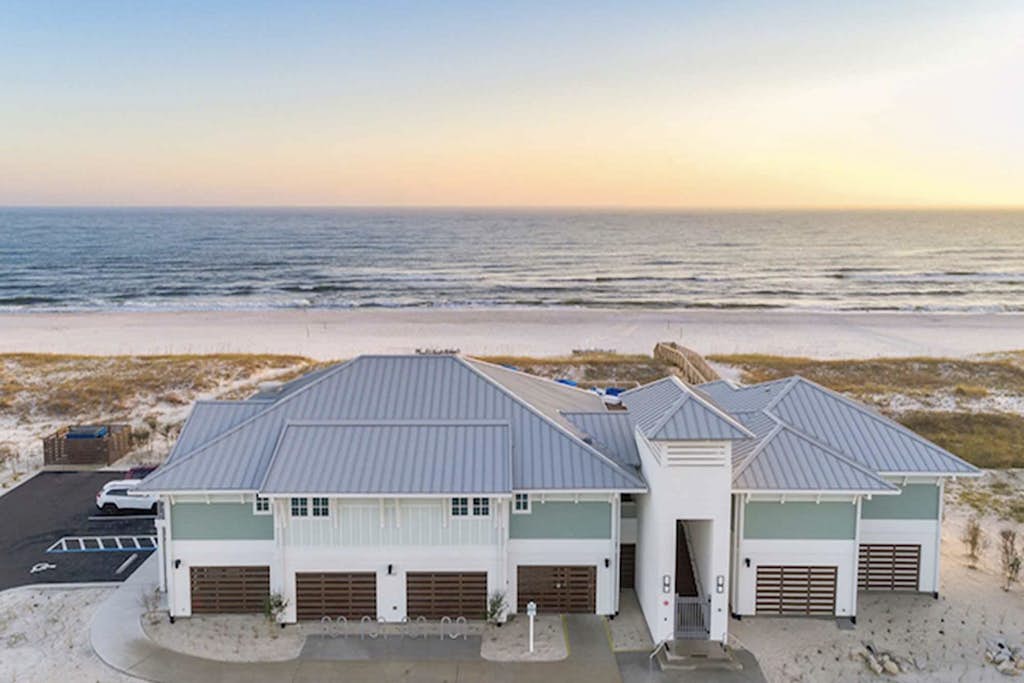 Airy townhouse with pool, hot tub, central AC, & washer/dryer - dog-friendly