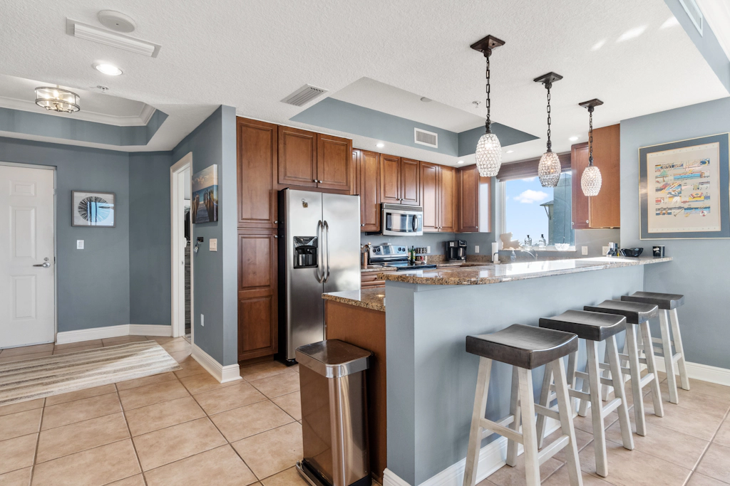 Eighth floor condo with pools and hot tub, WiFi, central AC, & Bluetooth system