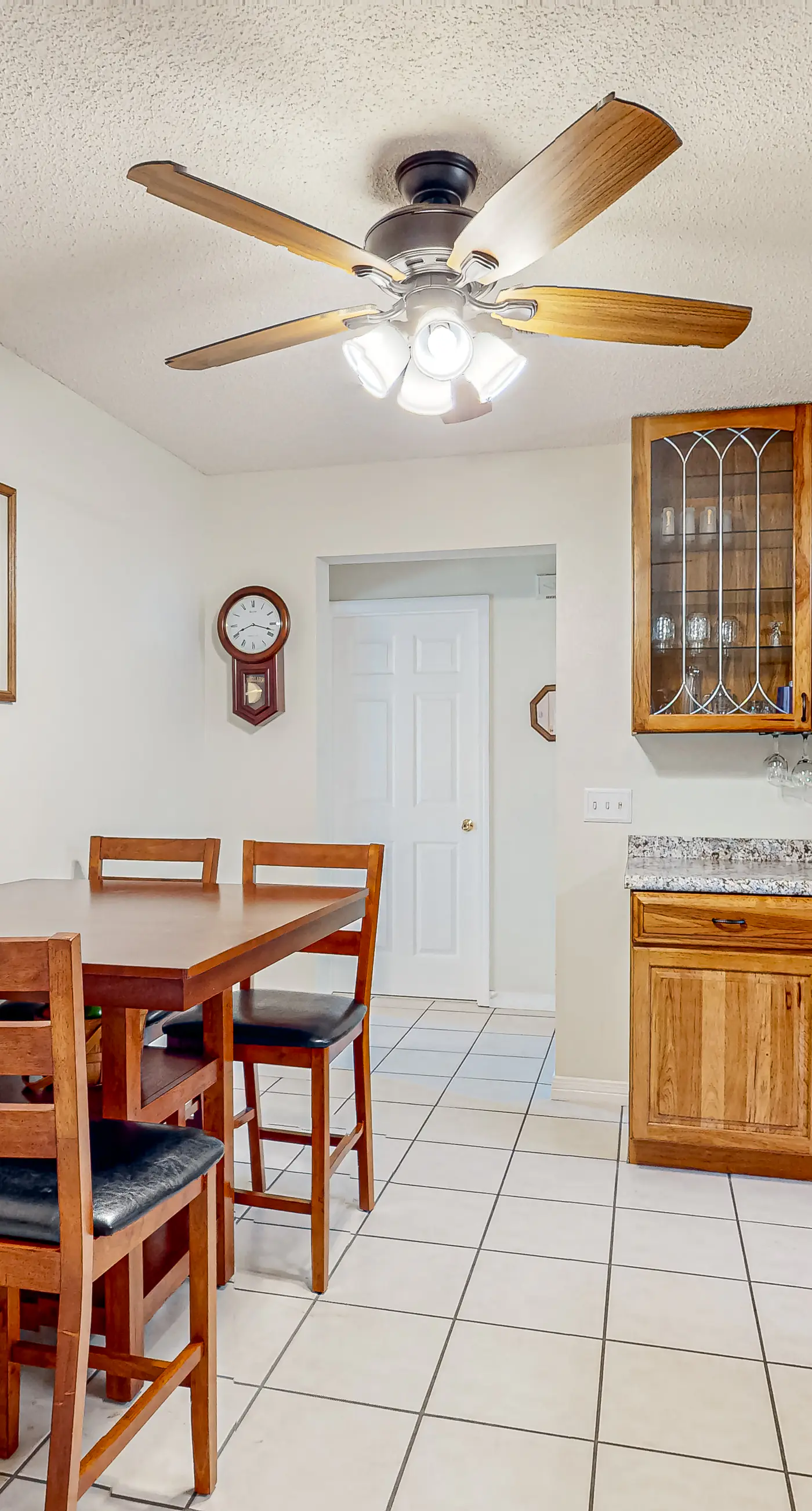 Inviting  dog-friendly home with pool, hot tub, enclosed yard, & W/D