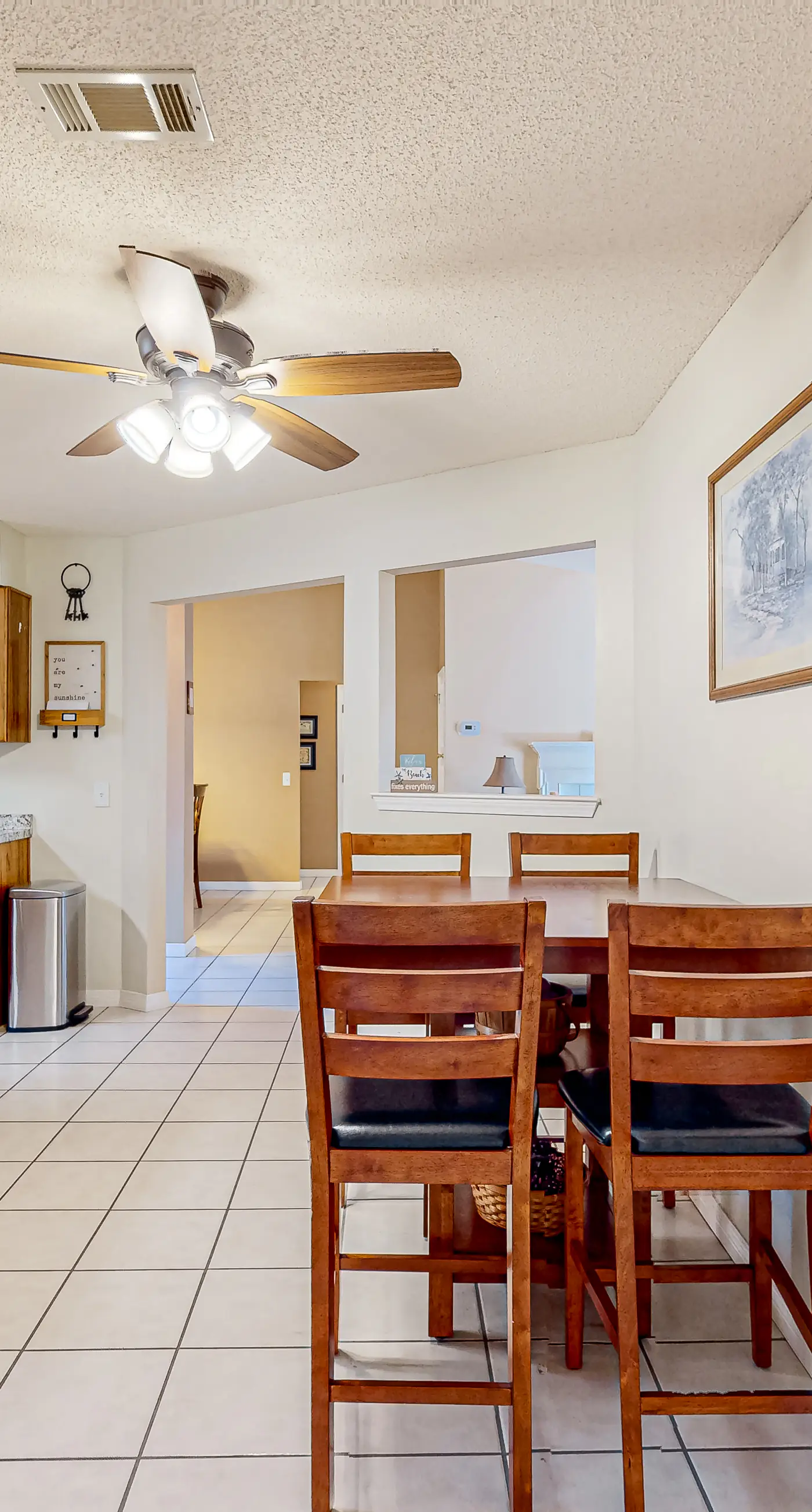 Inviting  dog-friendly home with pool, hot tub, enclosed yard, & W/D
