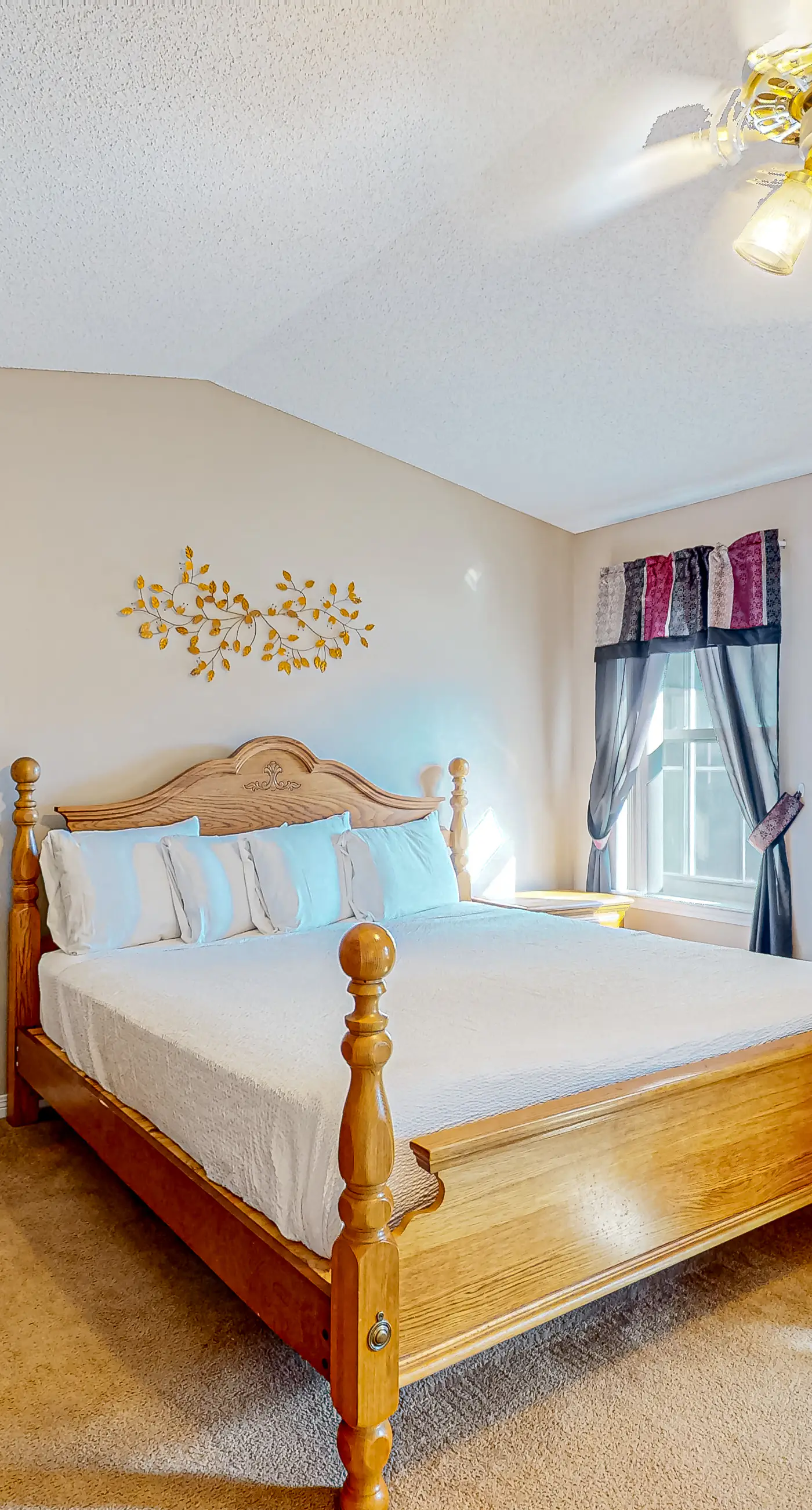 Inviting  dog-friendly home with pool, hot tub, enclosed yard, & W/D
