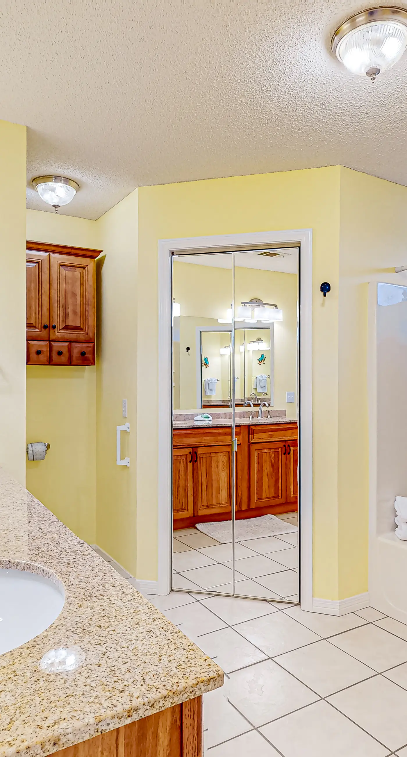 Inviting  dog-friendly home with pool, hot tub, enclosed yard, & W/D