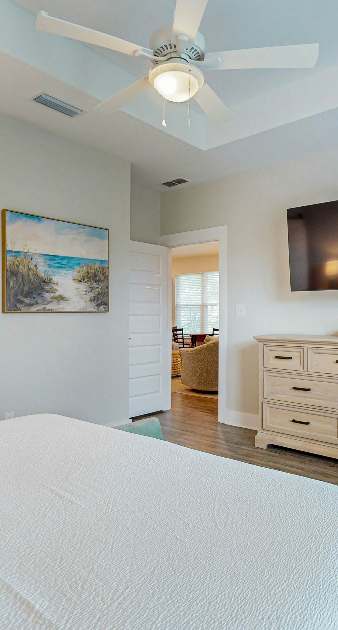 Spacious private home with private yard, close to beaches