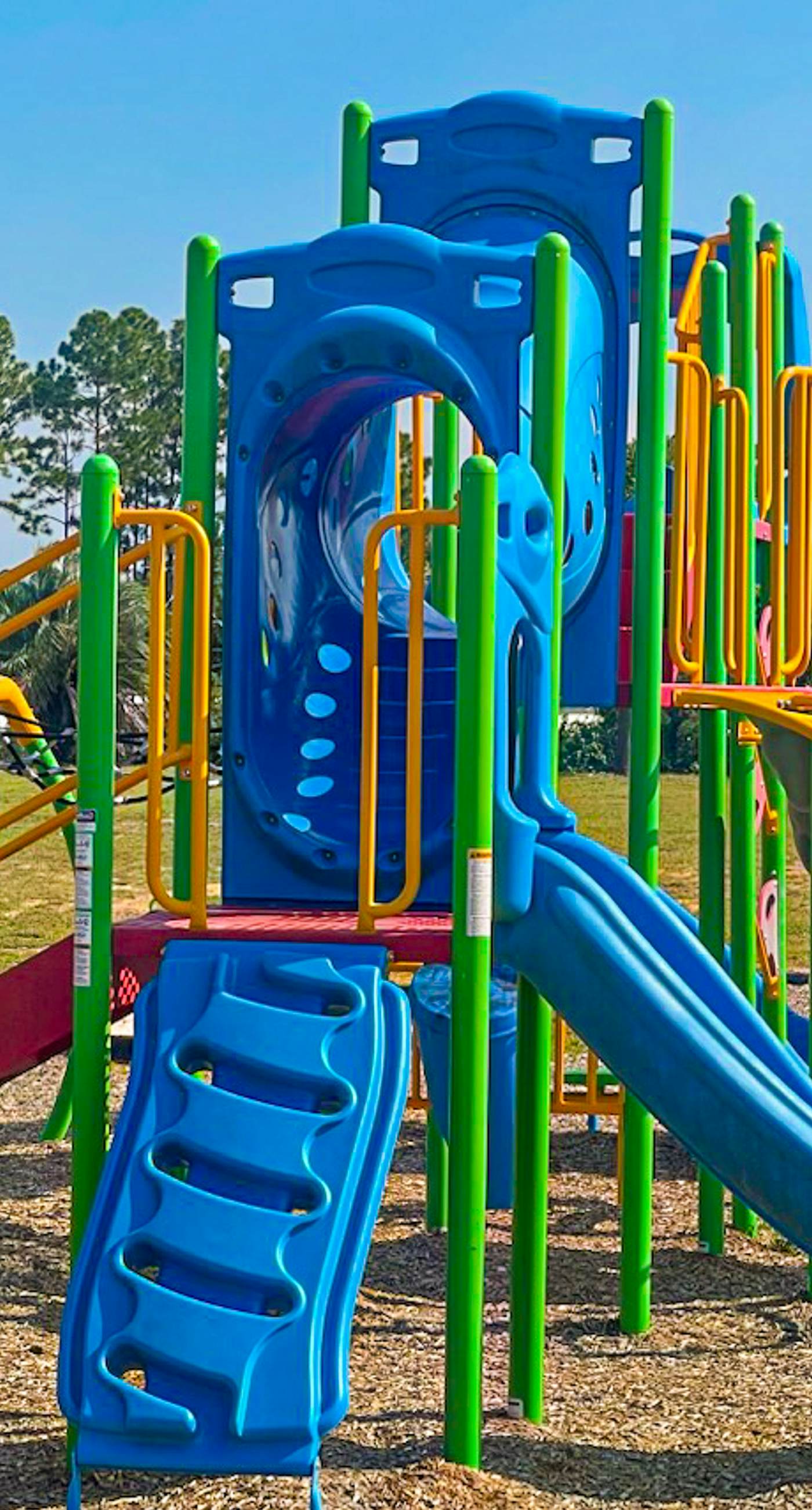 Spacious private home with private yard, close to beaches