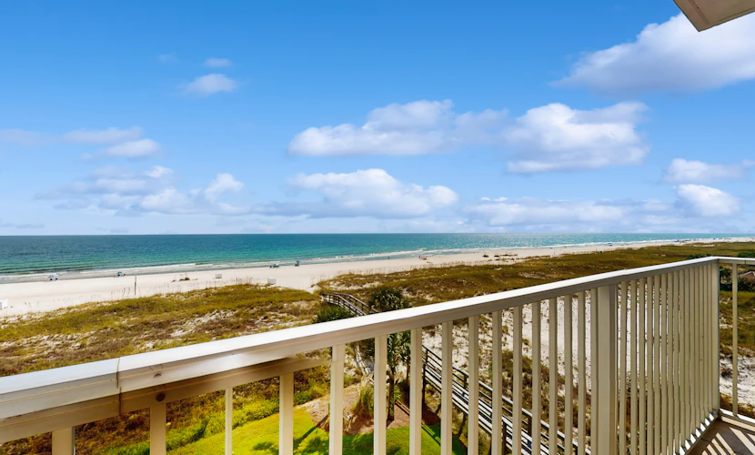 Gorgeous beachfront condo, shared pool and beach access