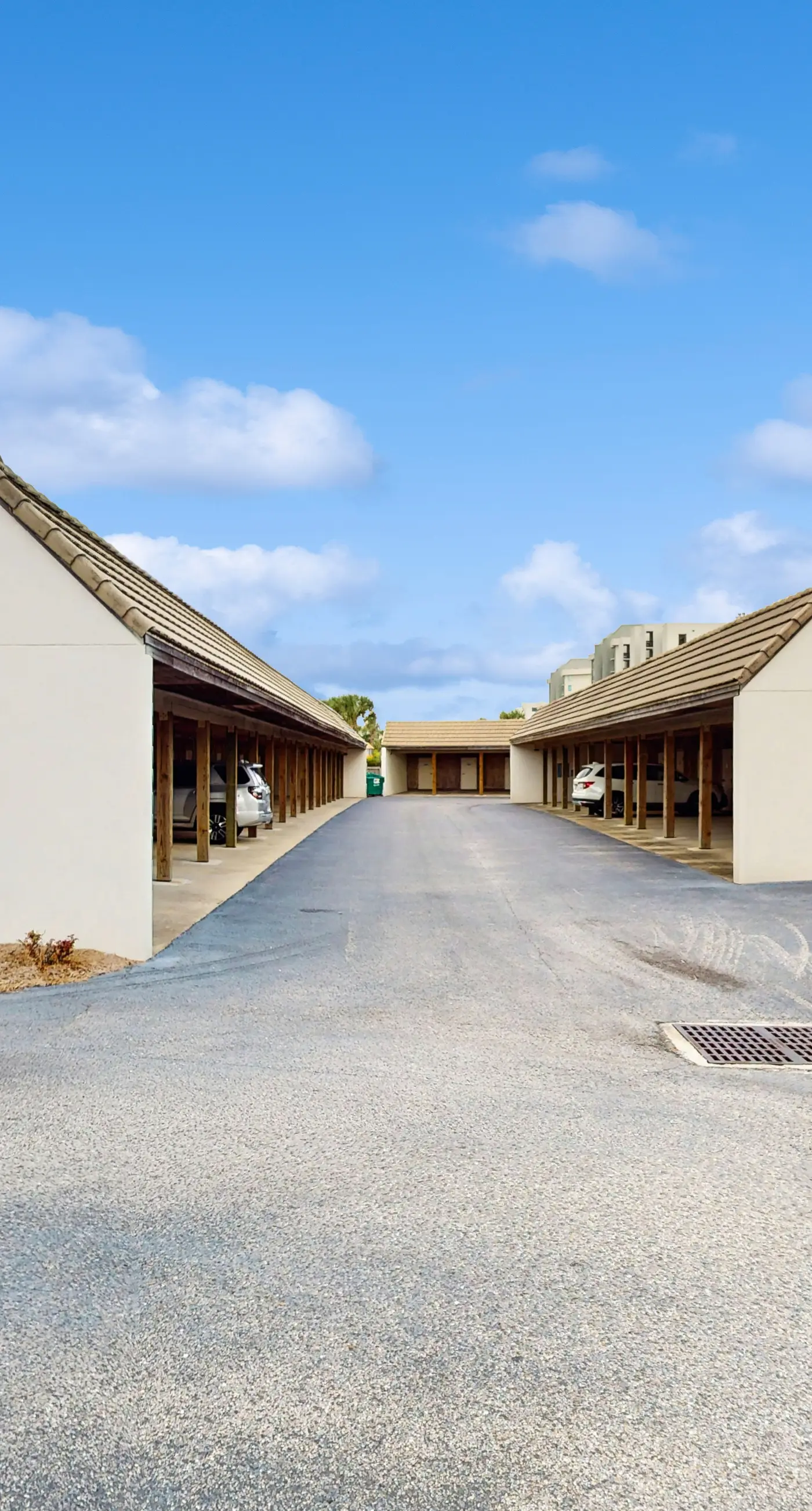 The Beach & Yacht Club B404