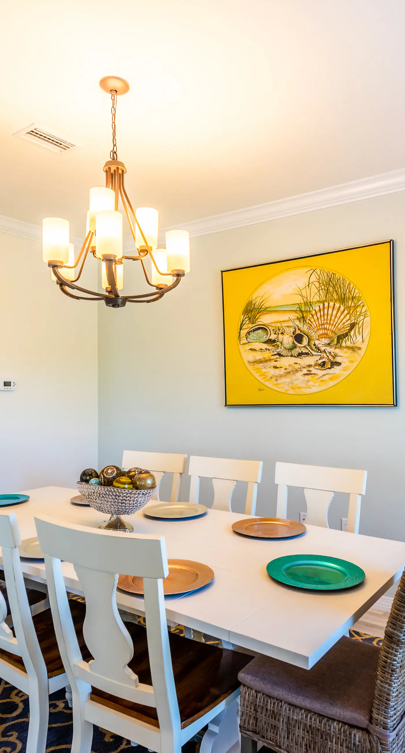 Snowbird-friendly townhome with WiFi, patio, central ac, pool,hot tub,gym