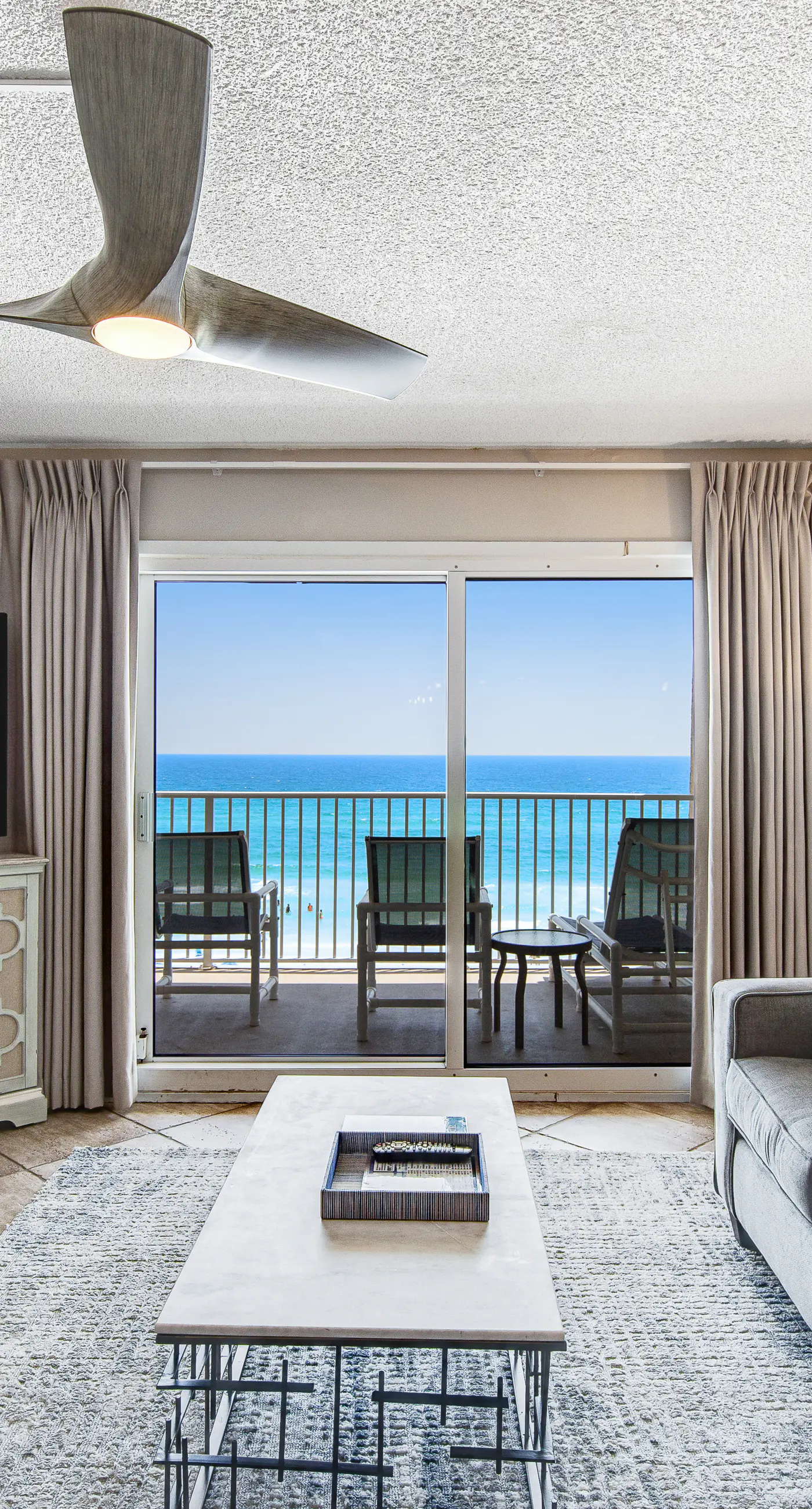 Snowbird-friendly Gulf-front Condo with outdoor Pool, Gym, Tennis