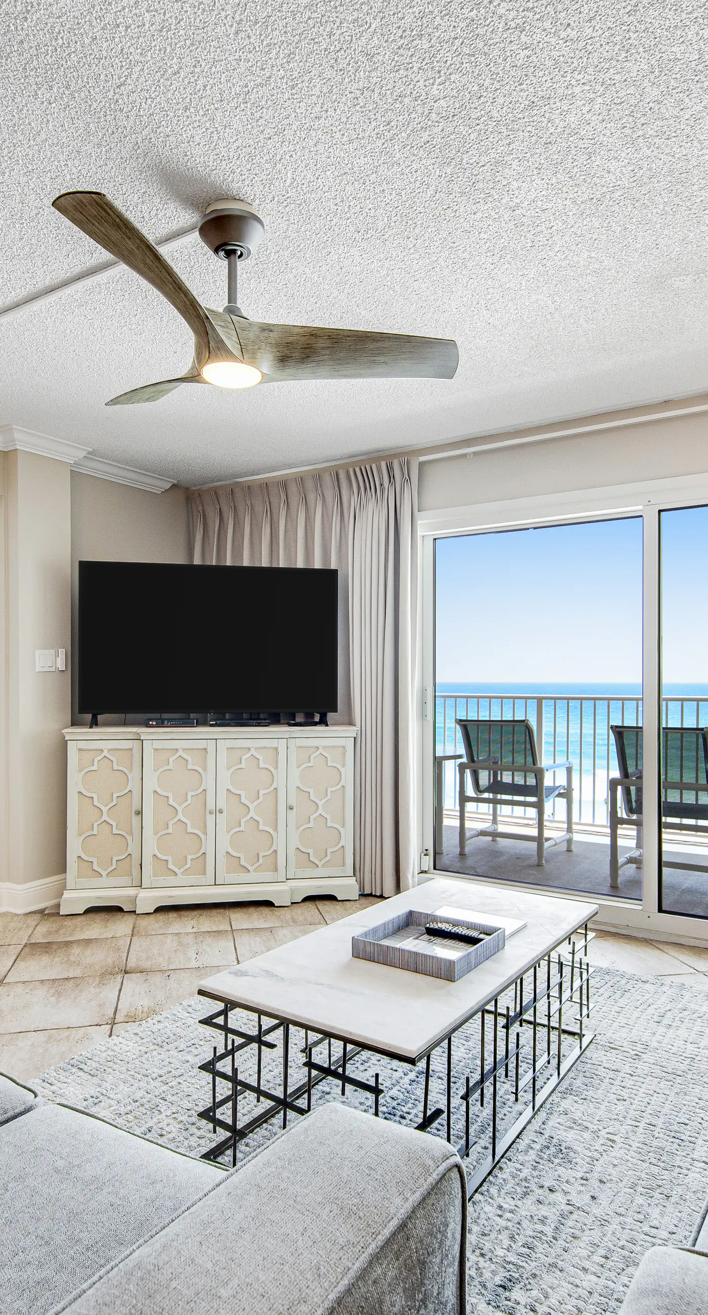Snowbird-friendly Gulf-front Condo with outdoor Pool, Gym, Tennis