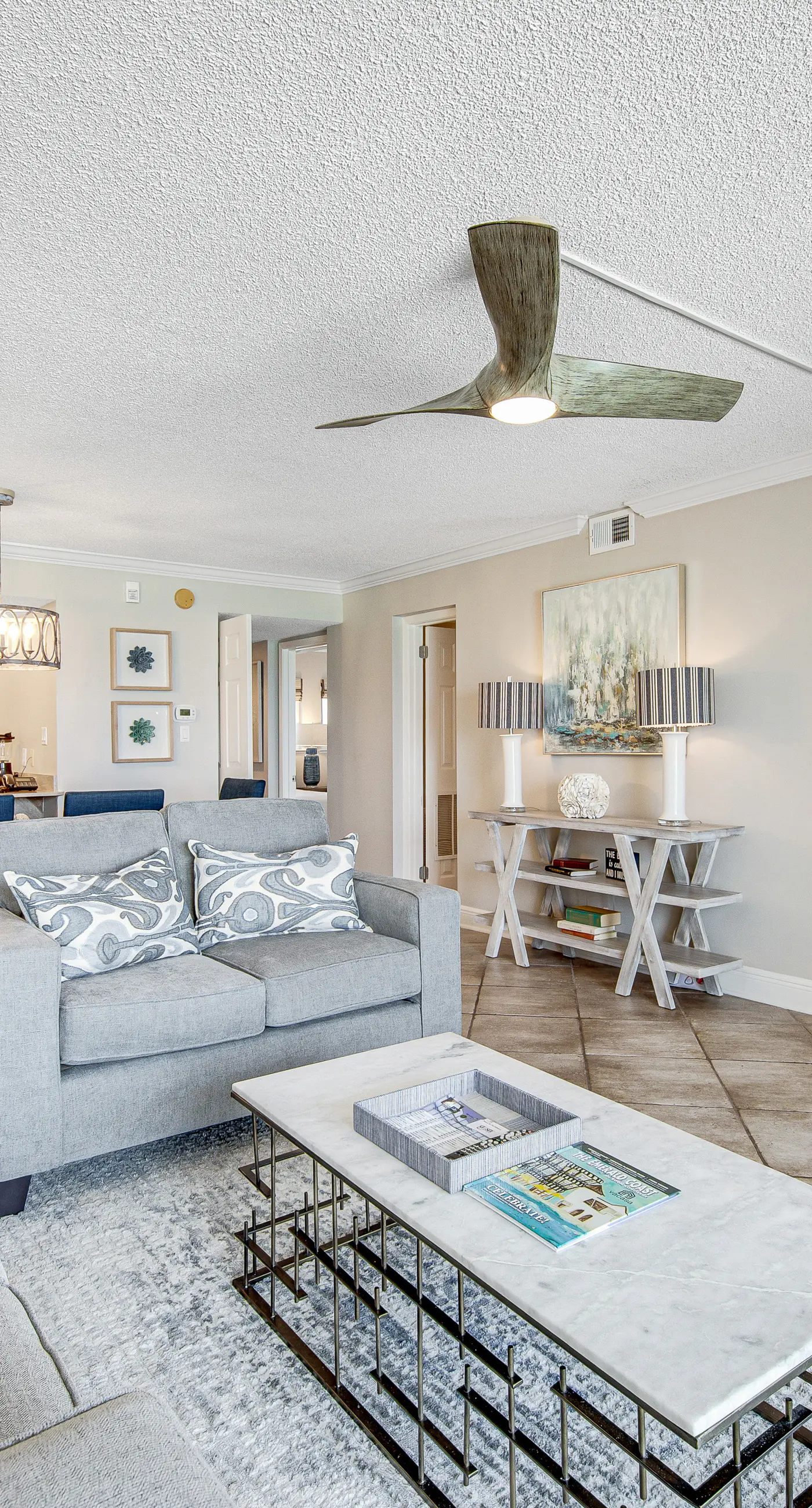 Snowbird-friendly Gulf-front Condo with outdoor Pool, Gym, Tennis